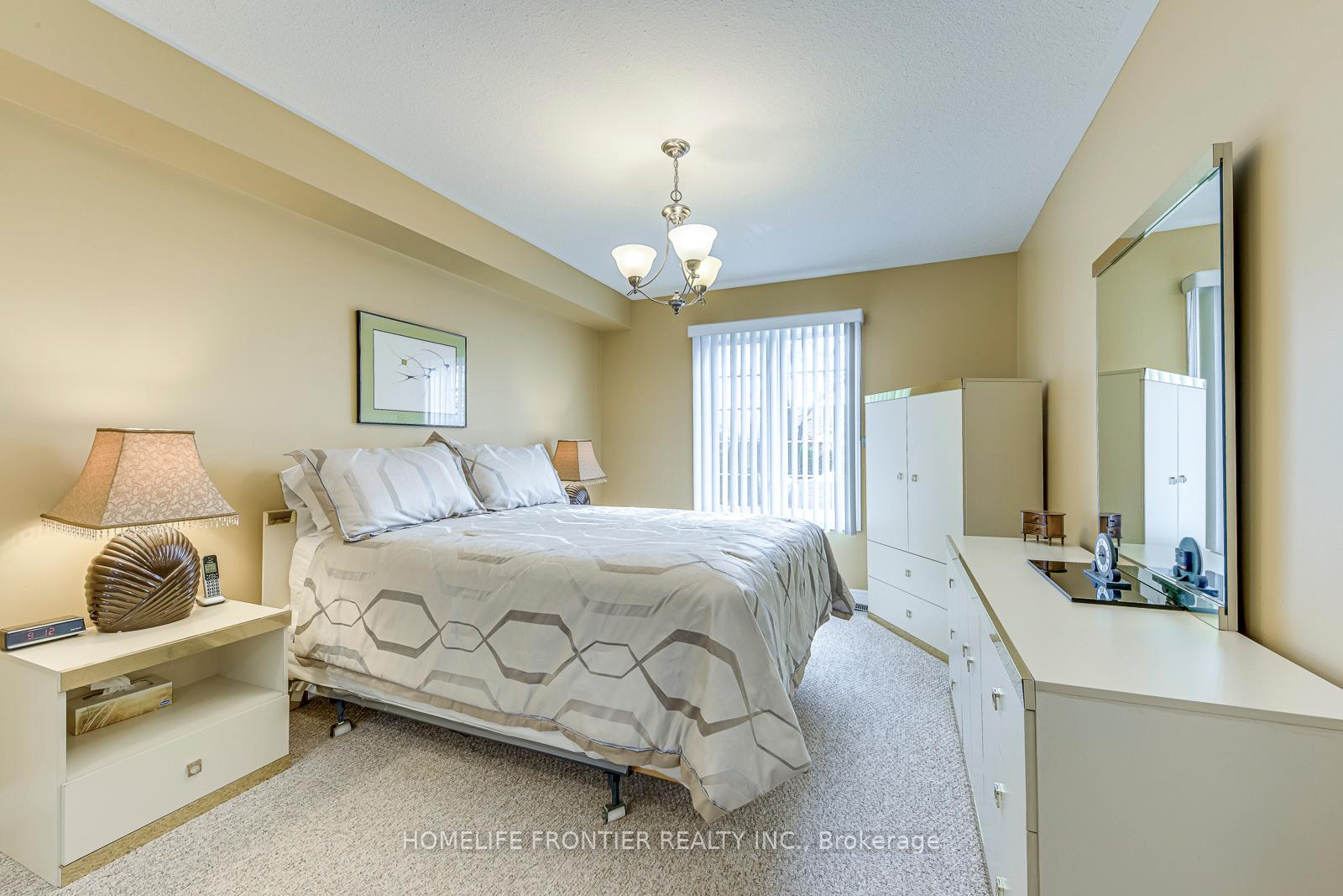 Photo 16 of Unit 16, 90 Oakhampton Trail, Hamilton, Twenty Place — HOMEH