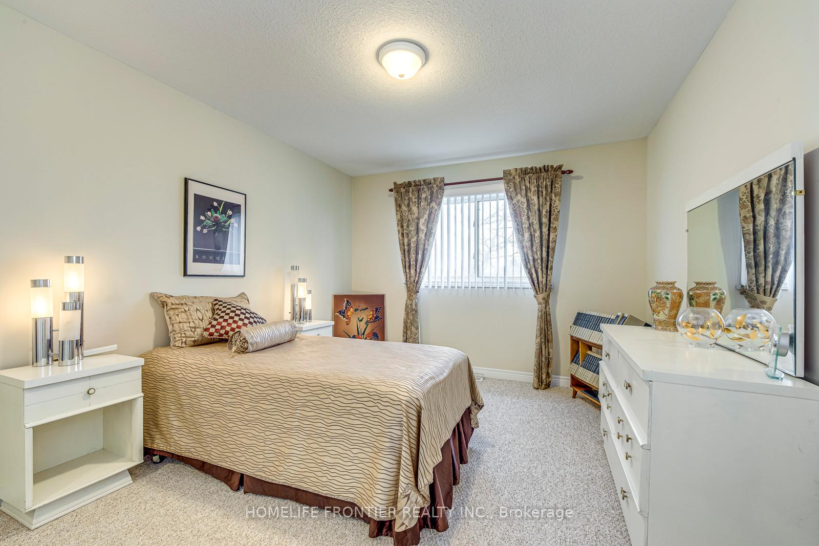 Photo 26 of Unit 16, 90 Oakhampton Trail, Hamilton, Twenty Place — HOMEH