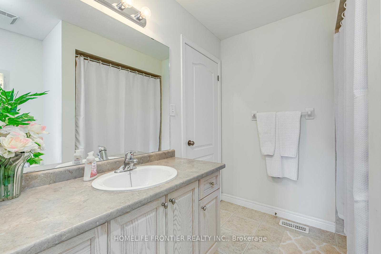 Photo 28 of Unit 16, 90 Oakhampton Trail, Hamilton, Twenty Place — HOMEH