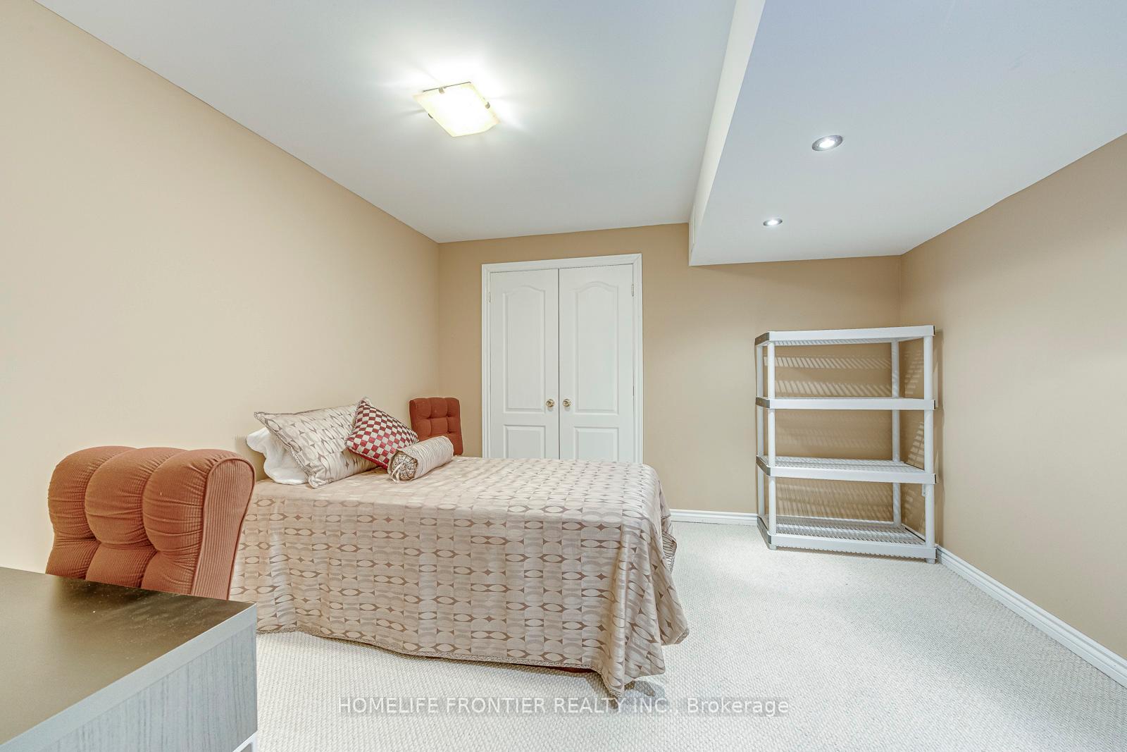 Photo 32 of Unit 16, 90 Oakhampton Trail, Hamilton, Twenty Place — HOMEH