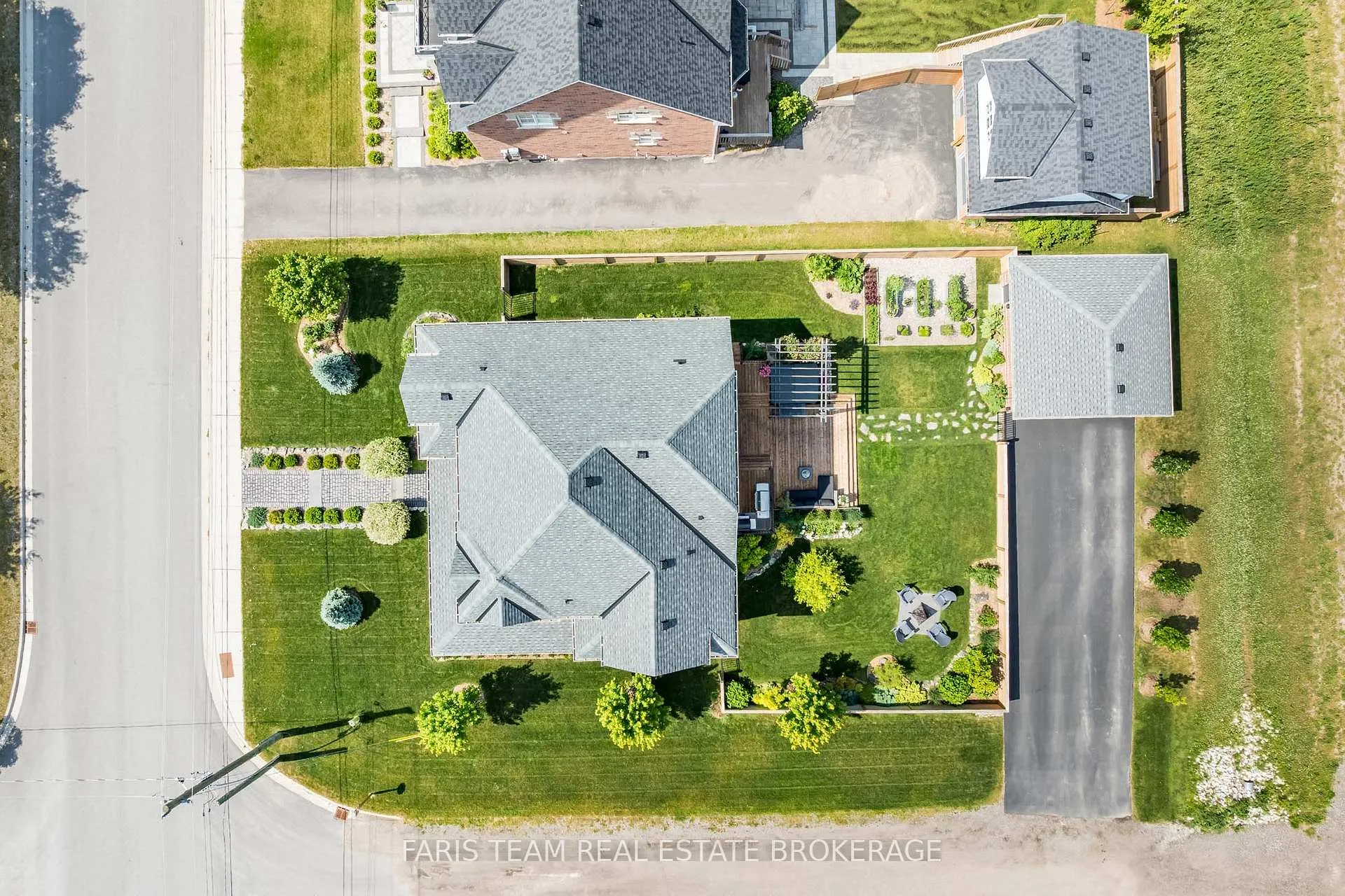 Photo 43 of 38 Nelson Street, Clearview, Creemore — HOMEH
