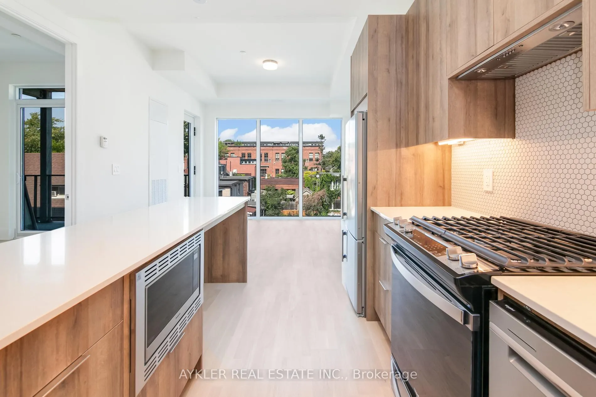 Photo 4 of Unit 306, 495 Logan Avenue, Toronto, North Riverdale — HOMEH