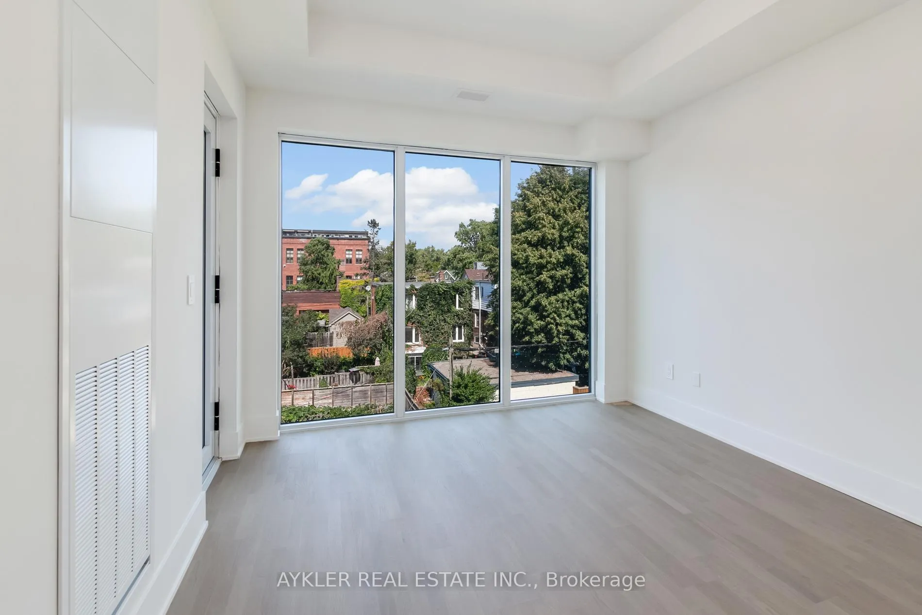 Photo 7 of Unit 306, 495 Logan Avenue, Toronto, North Riverdale — HOMEH
