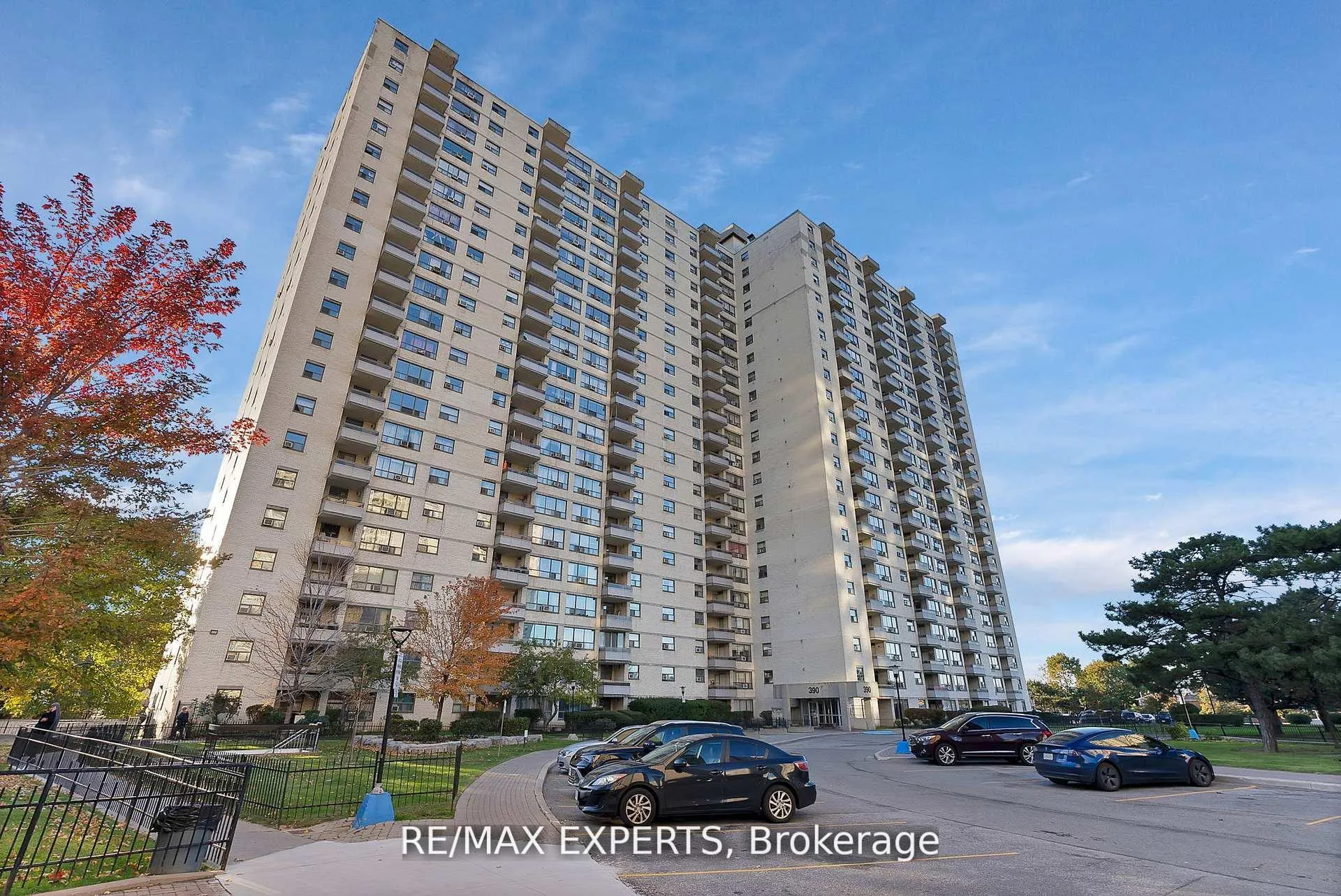 Photo 1 of Unit 1013, 390 Dixon Road, Etobicoke, Kingsview Village-The Westway — HOMEH