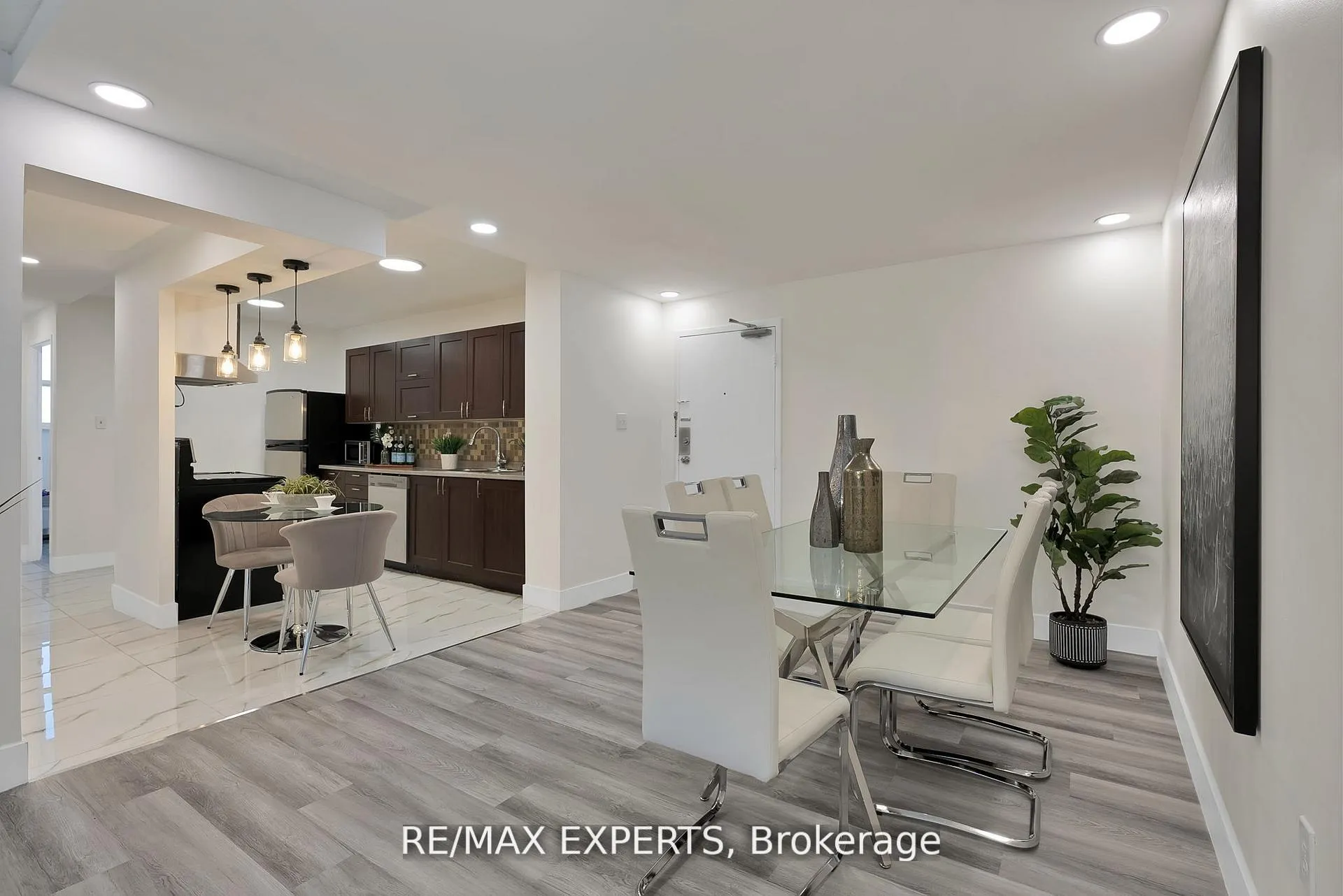 Photo 6 of Unit 1013, 390 Dixon Road, Etobicoke, Kingsview Village-The Westway — HOMEH