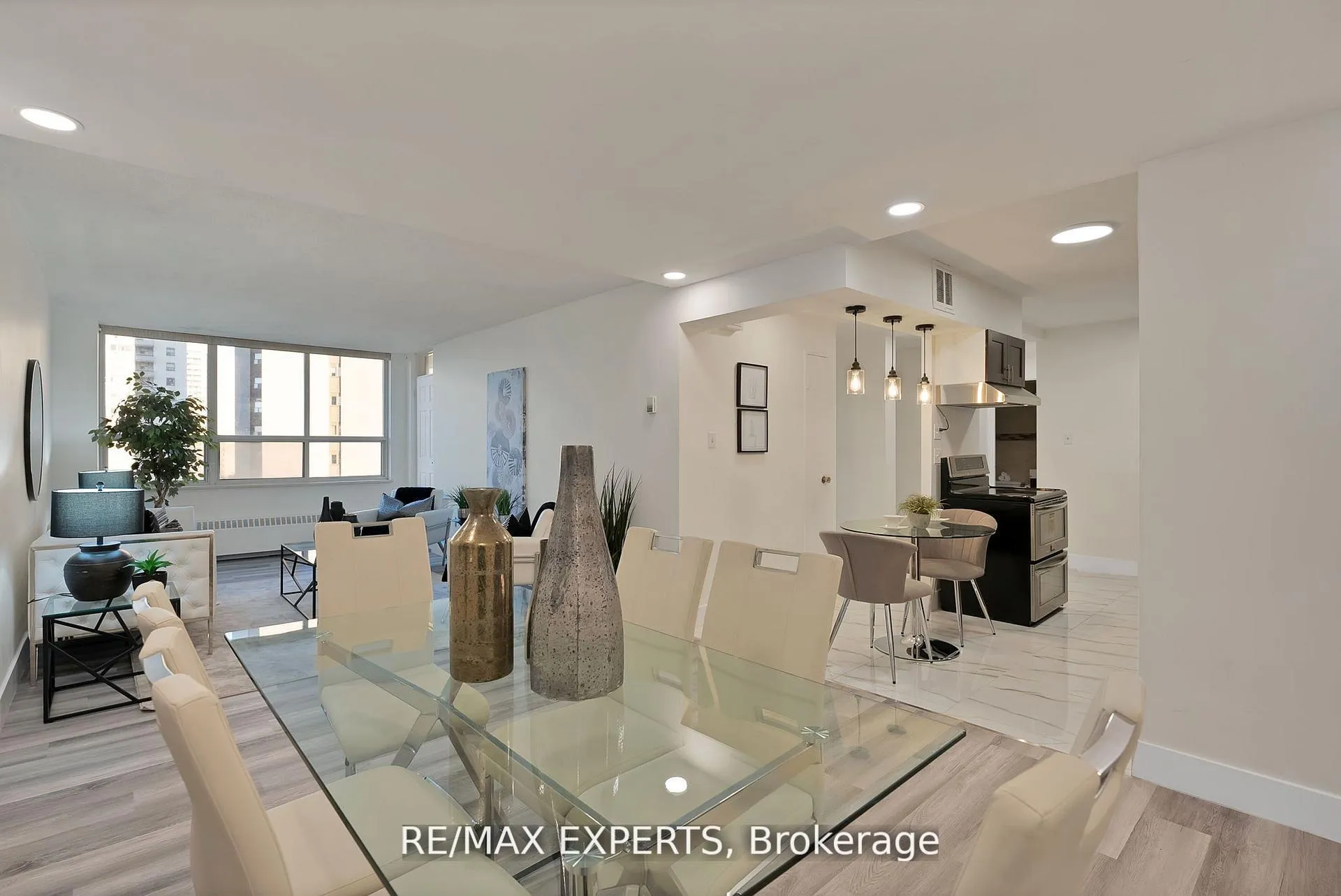 Photo 8 of Unit 1013, 390 Dixon Road, Etobicoke, Kingsview Village-The Westway — HOMEH