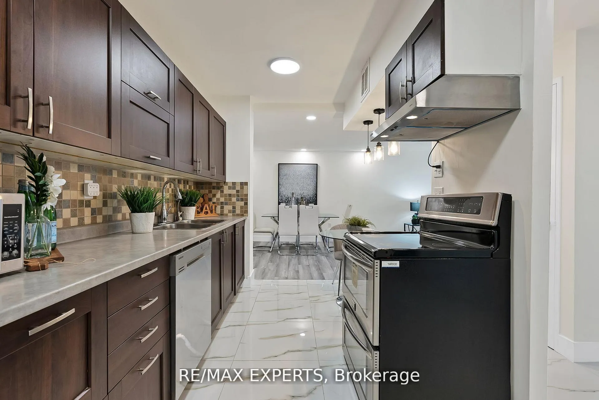 Photo 14 of Unit 1013, 390 Dixon Road, Etobicoke, Kingsview Village-The Westway — HOMEH