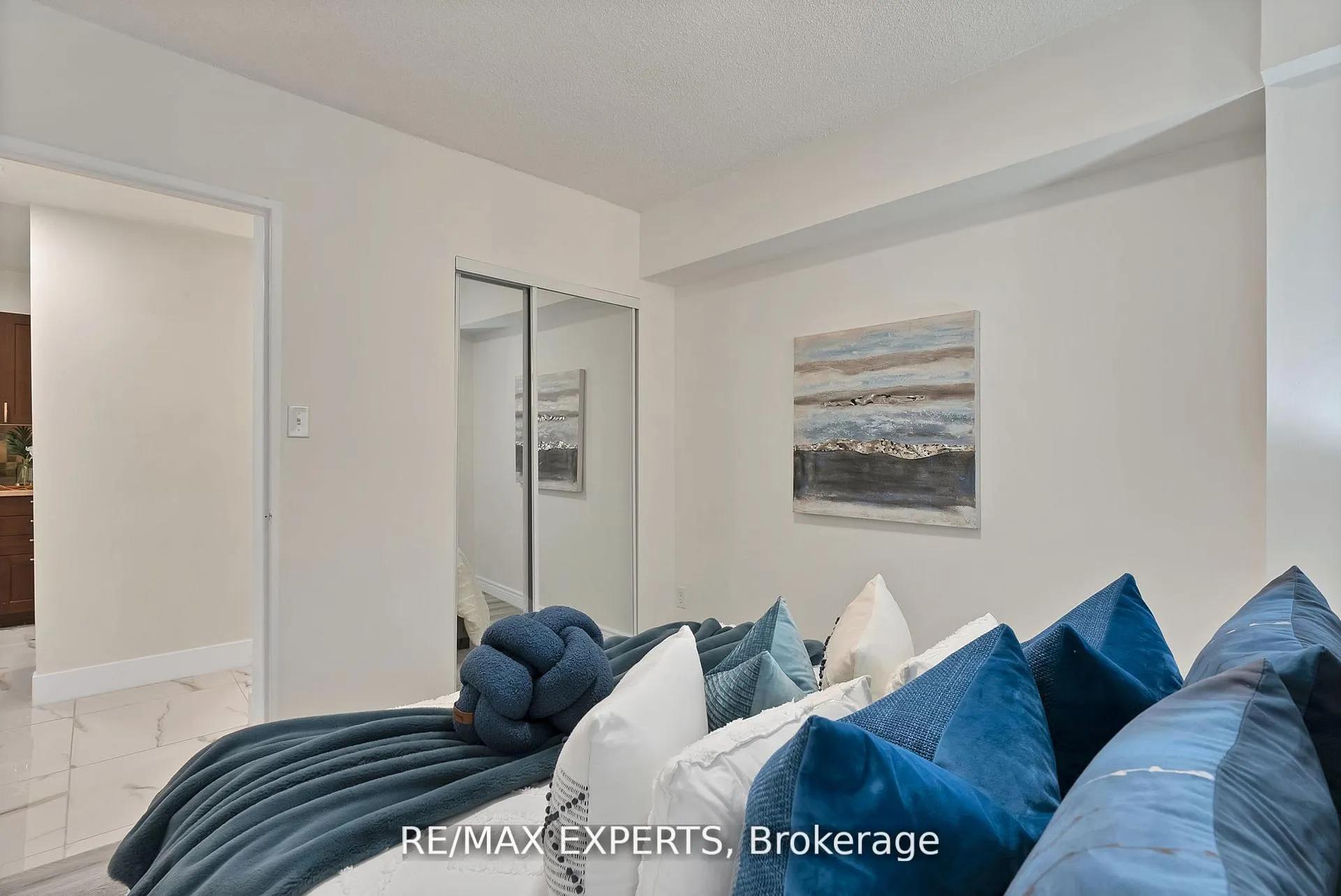 Photo 25 of Unit 1013, 390 Dixon Road, Etobicoke, Kingsview Village-The Westway — HOMEH