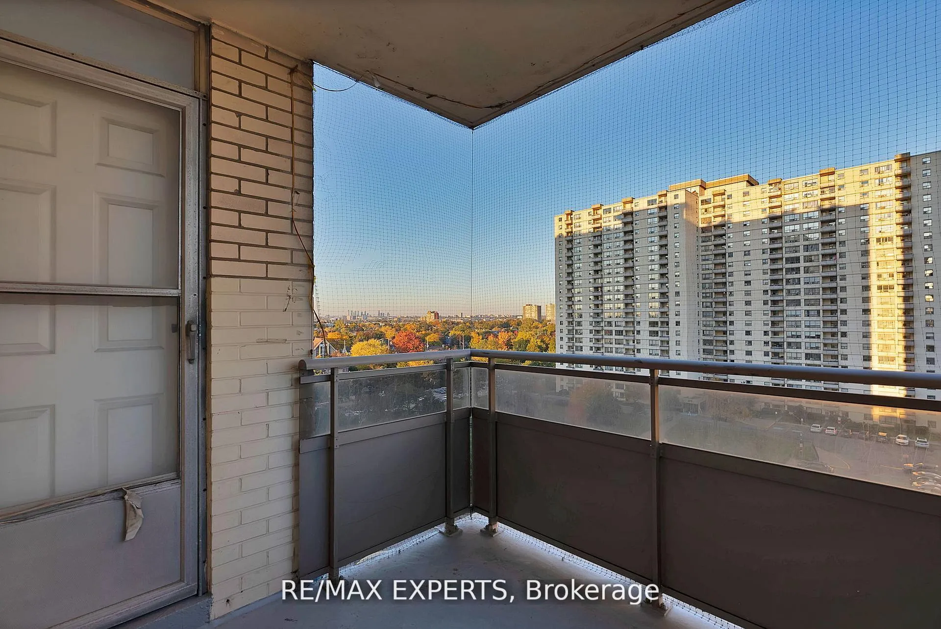 Photo 34 of Unit 1013, 390 Dixon Road, Etobicoke, Kingsview Village-The Westway — HOMEH