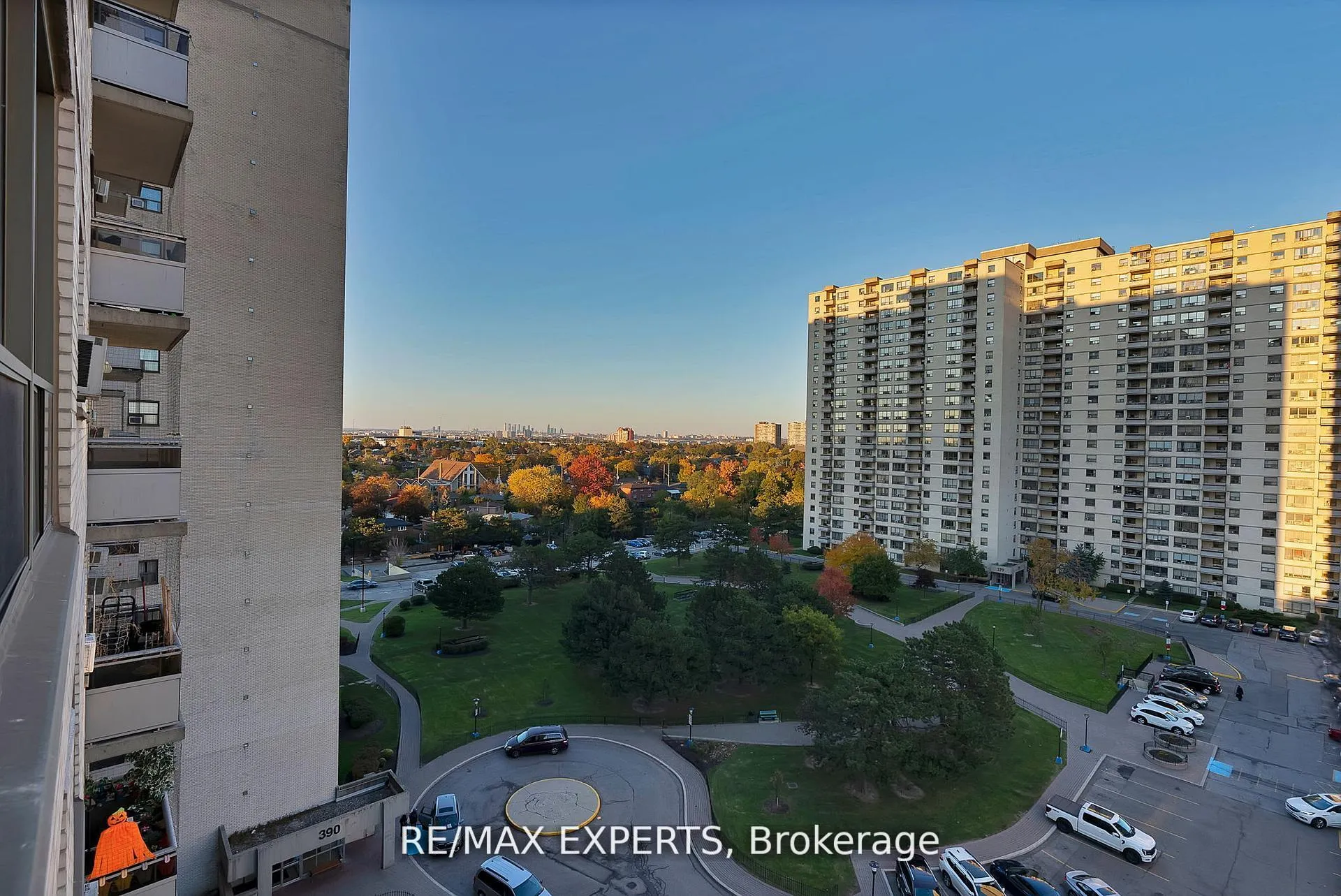 Photo 40 of Unit 1013, 390 Dixon Road, Etobicoke, Kingsview Village-The Westway — HOMEH