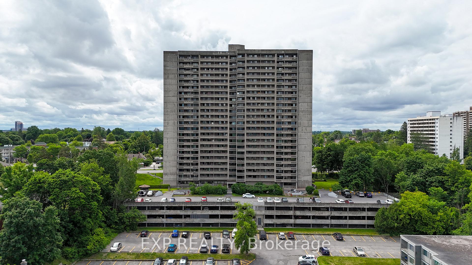 Front of Unit 101, 415 Greenview Avenue