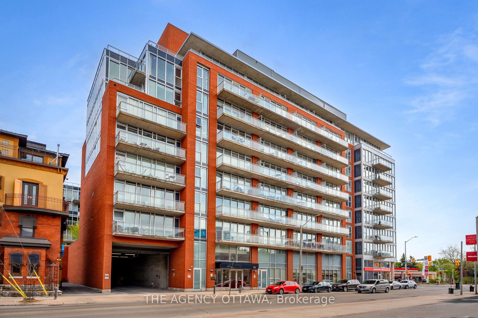 Front of Unit 206, 354 Gladstone Avenue