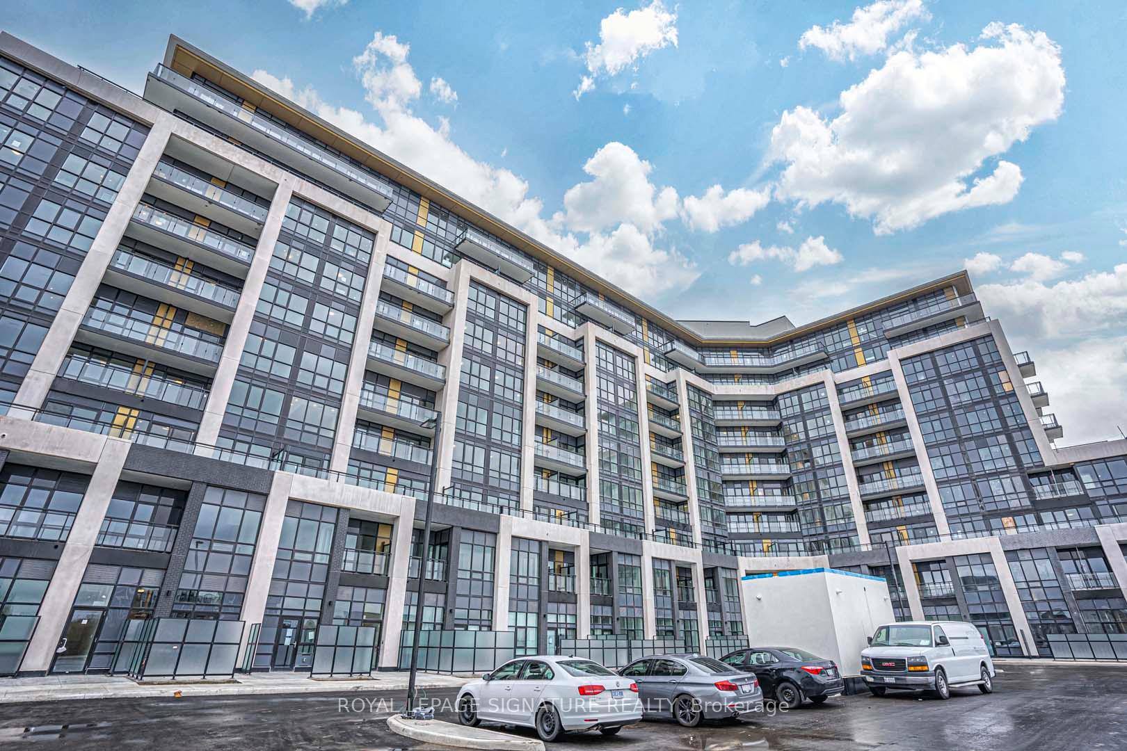 Front of Unit 218, 405 Dundas Street W