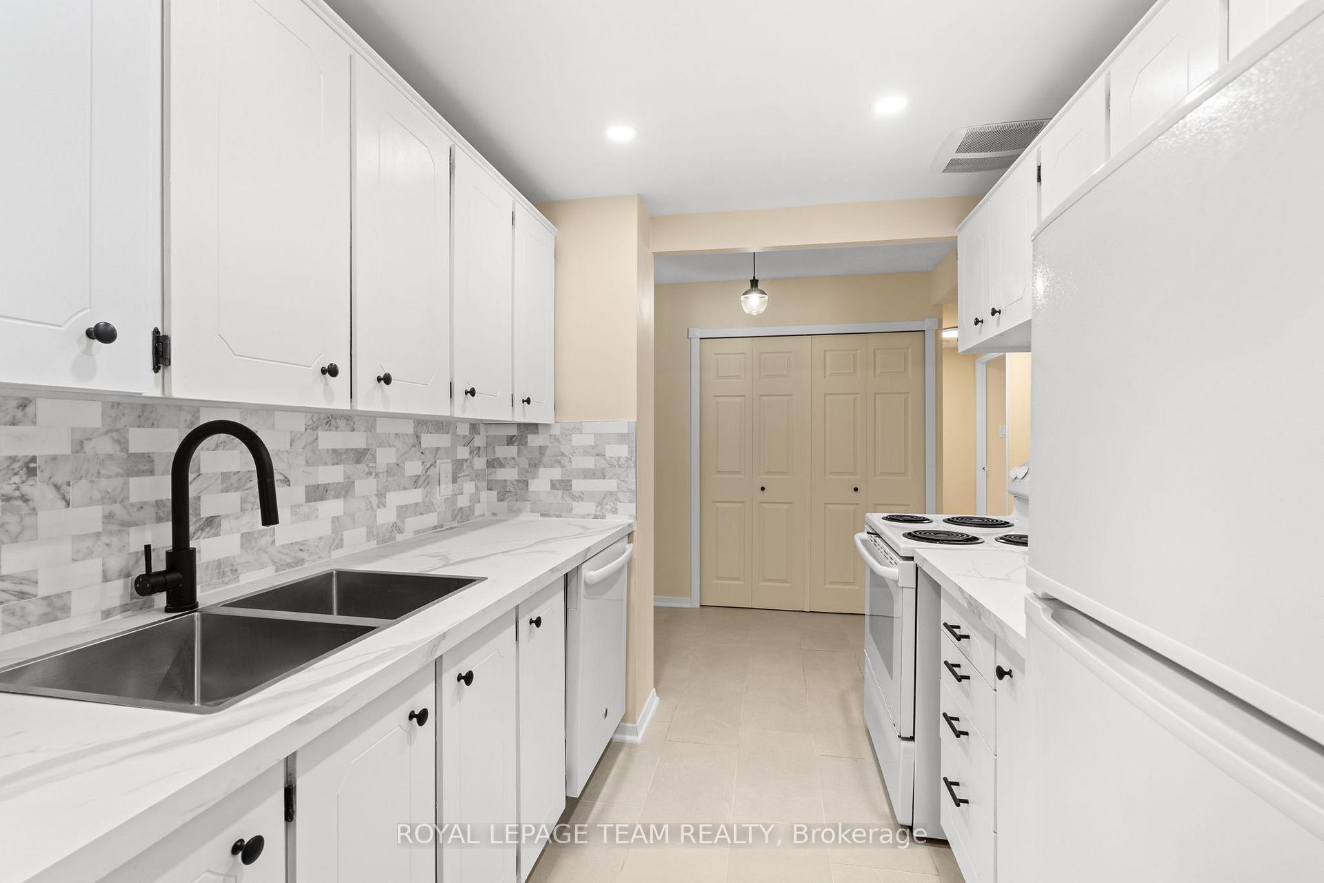Photo 3 of Unit 201, 60 Mcleod Street, Ottawa, Ottawa Centre/Golden Triangle — HOMEH