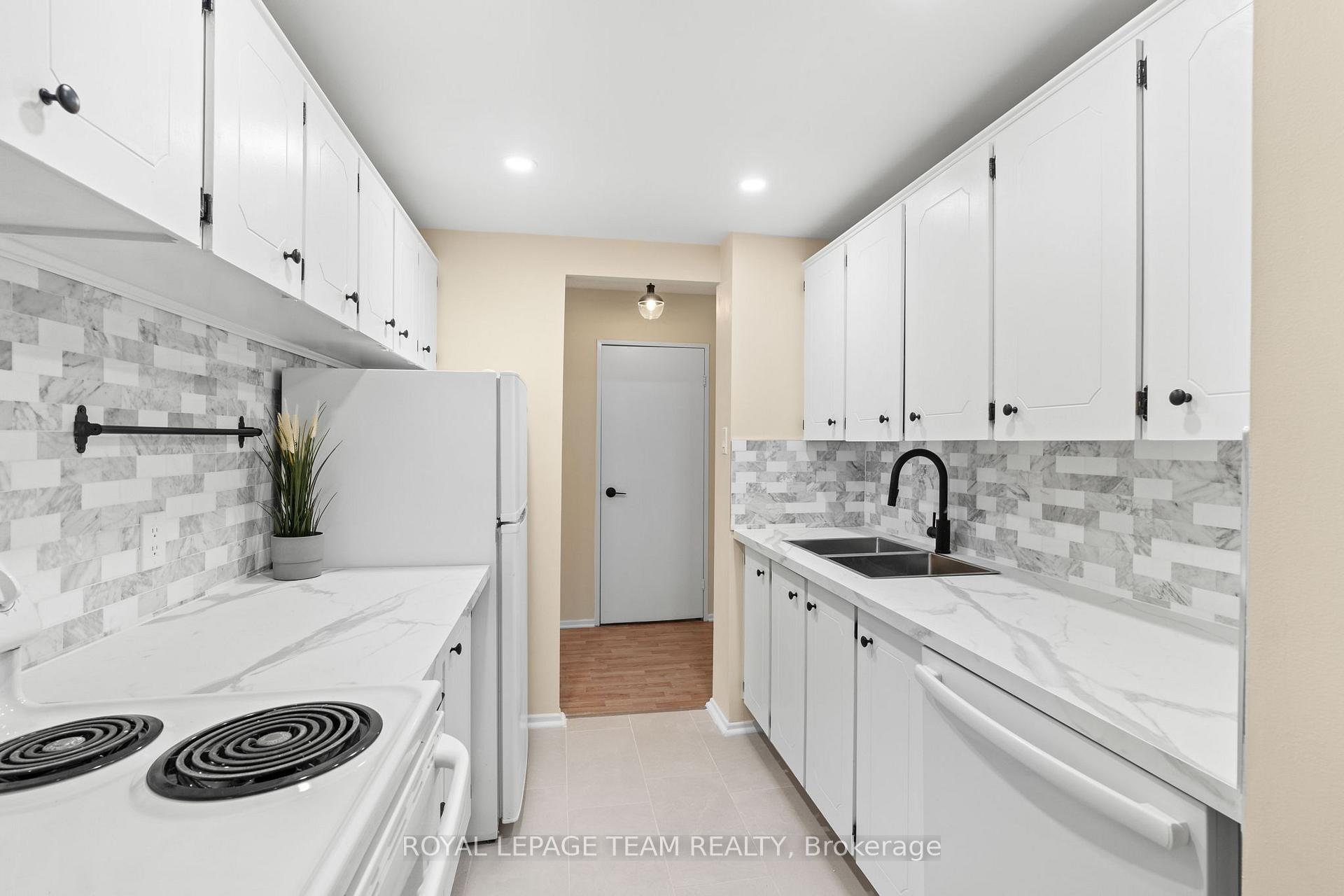 Photo 4 of Unit 201, 60 Mcleod Street, Ottawa, Ottawa Centre/Golden Triangle — HOMEH