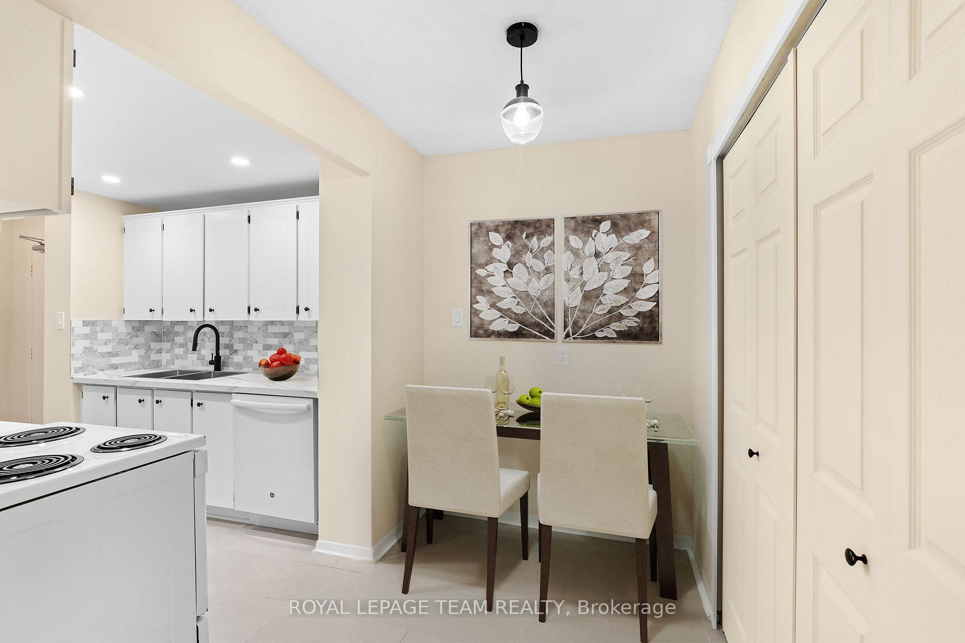 Photo 5 of Unit 201, 60 Mcleod Street, Ottawa, Ottawa Centre/Golden Triangle — HOMEH