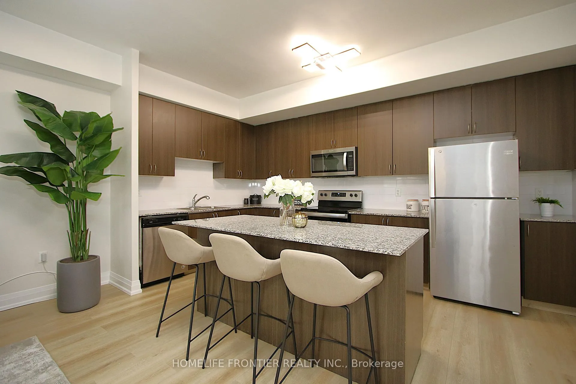 Photo 5 of Unit C1302, 5299 Highway 7 Road, Vaughan, Vaughan Grove — HOMEH
