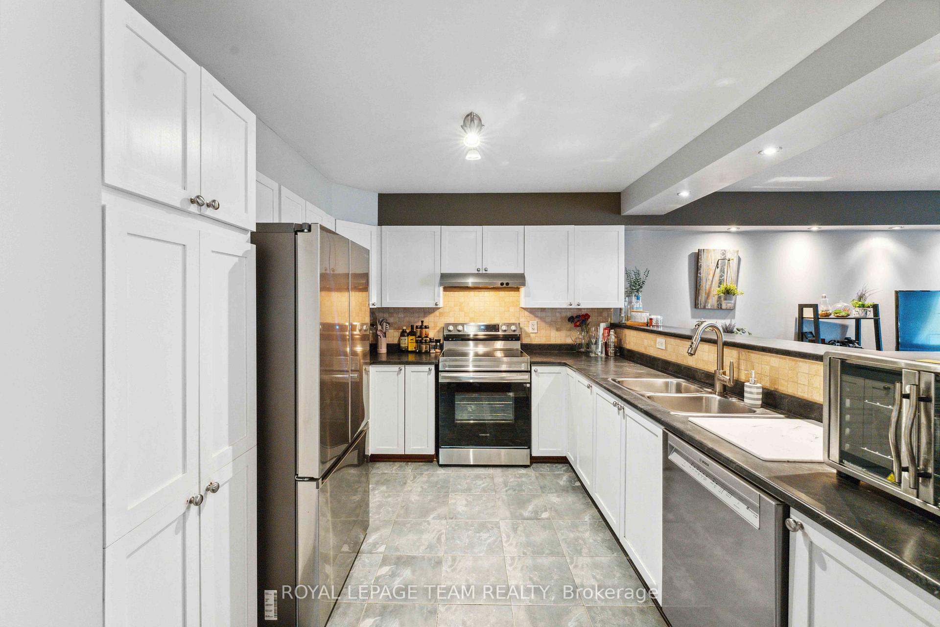 Photo 11 of 347 Gotham, Ottawa, Central Park — HOMEH
