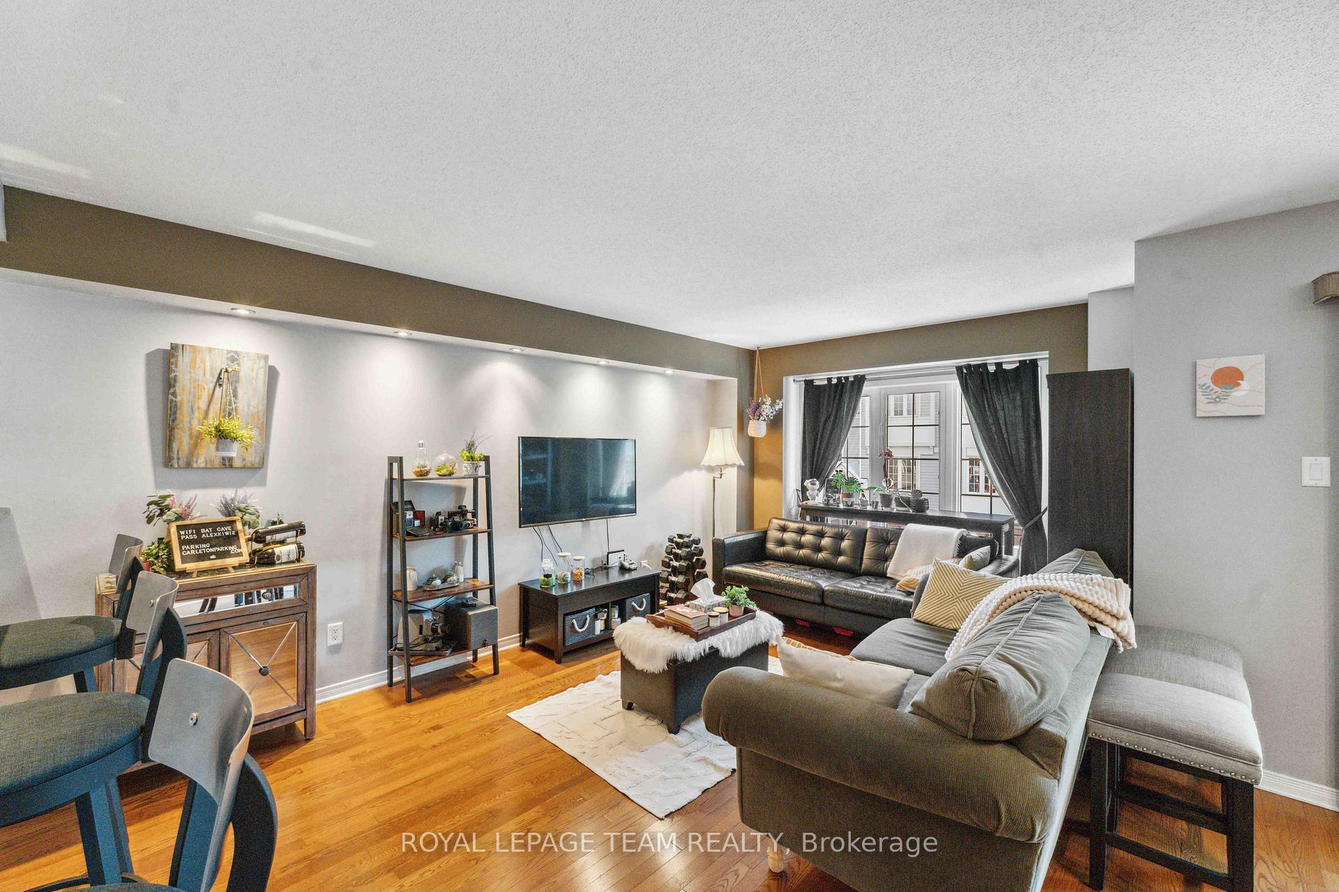 Photo 13 of 347 Gotham, Ottawa, Central Park — HOMEH