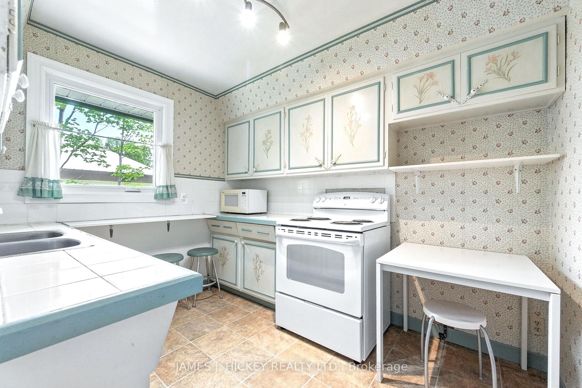 Photo 5 of 1 Newton Crescent, Deep River — HOMEH