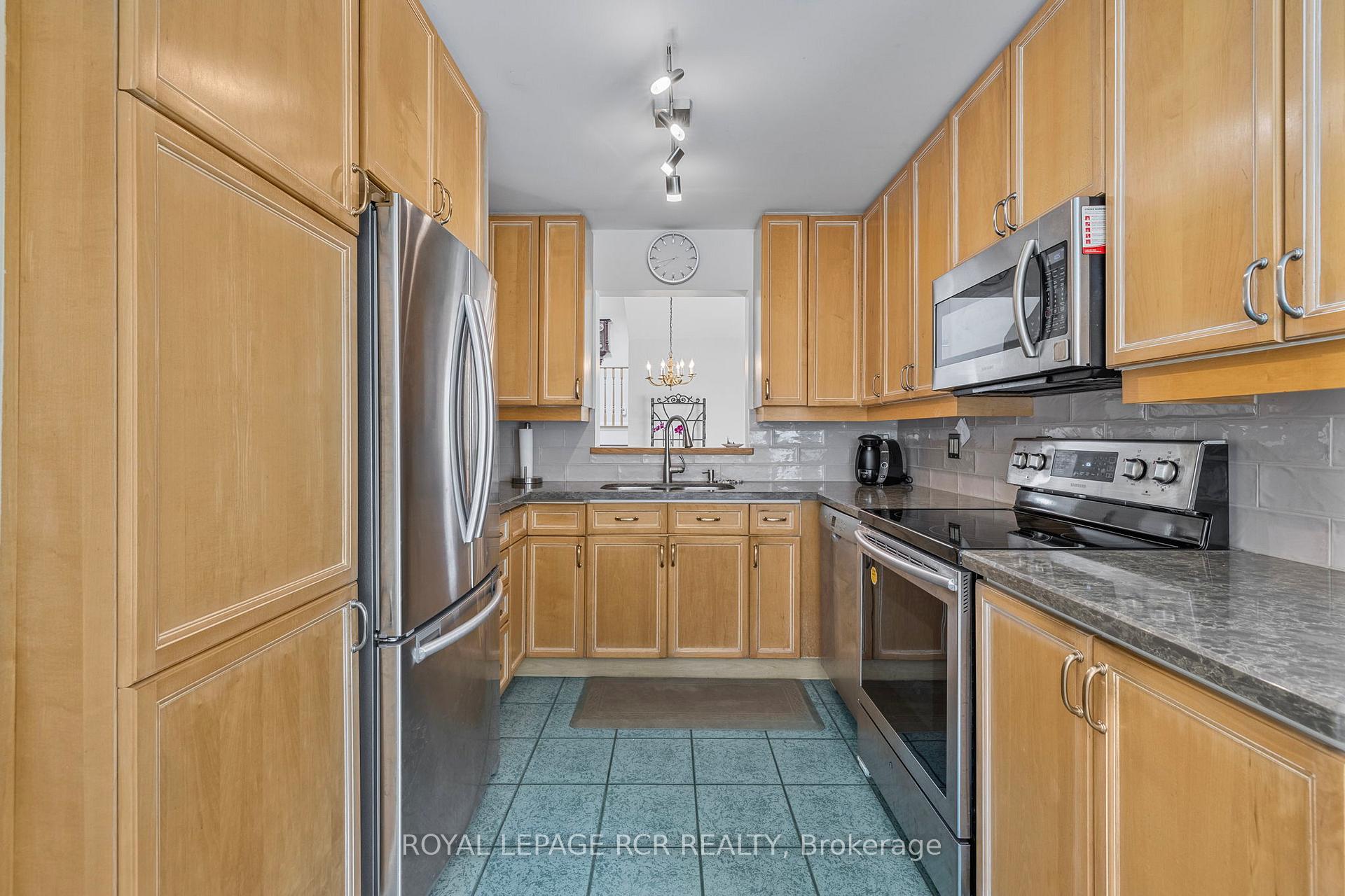 Photo 8 of 1 Biffis Court, New Tecumseth, Alliston — HOMEH