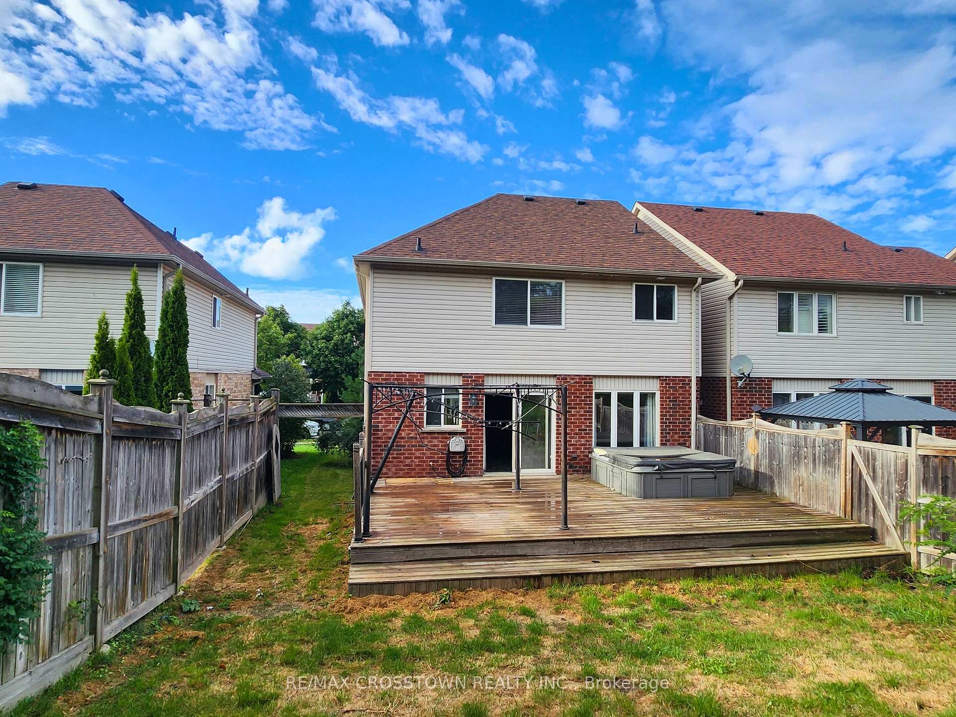 Photo 5 of 141 Thrushwood Drive, Barrie, 400 West — HOMEH