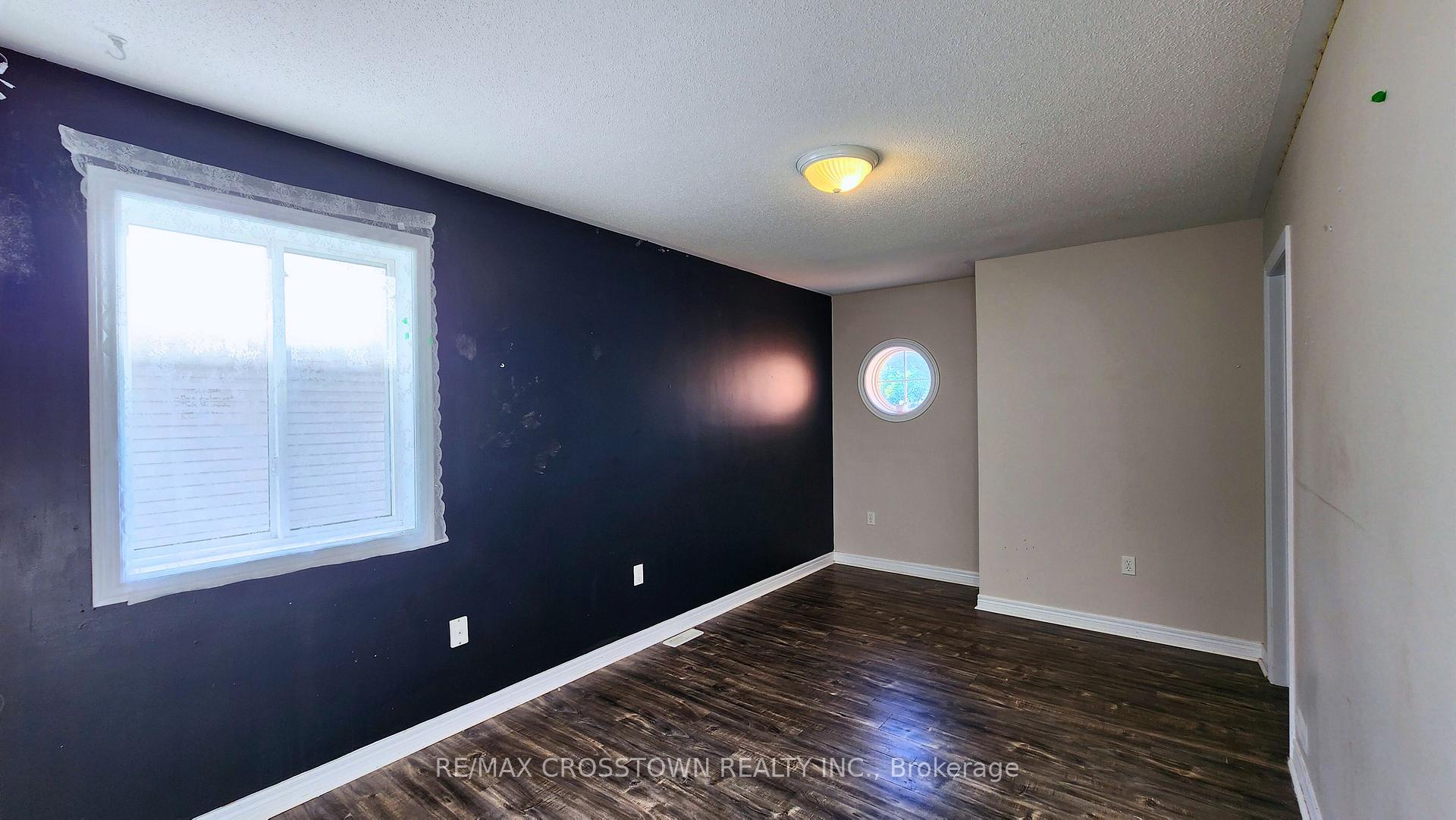 Photo 14 of 141 Thrushwood Drive, Barrie, 400 West — HOMEH