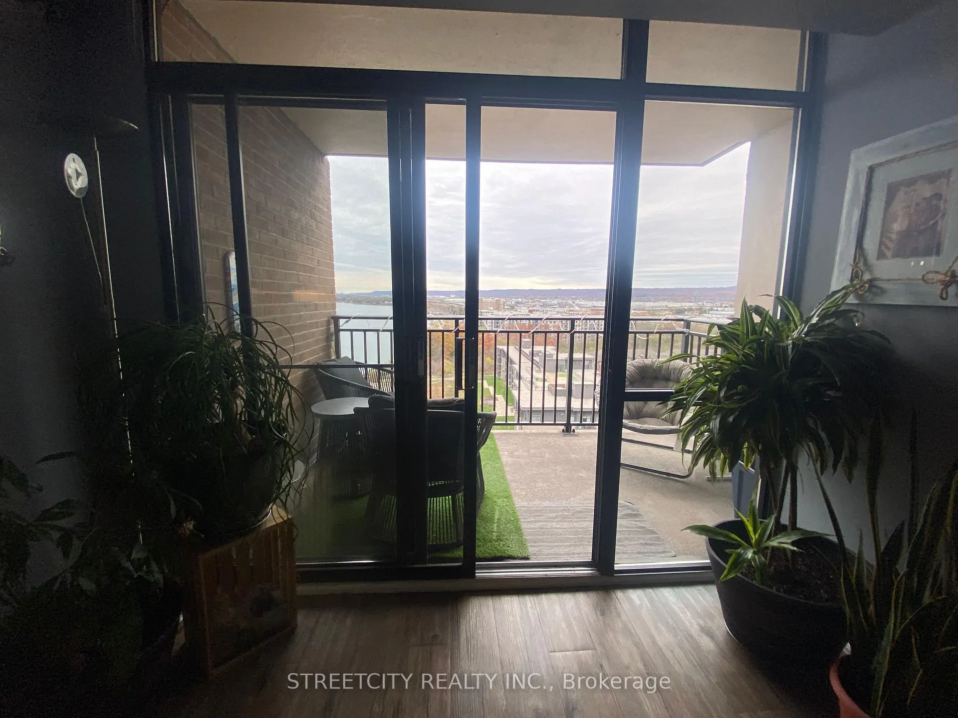 Photo 4 of Unit 1607, 500 Green Road, Hamilton, Stoney Creek — HOMEH