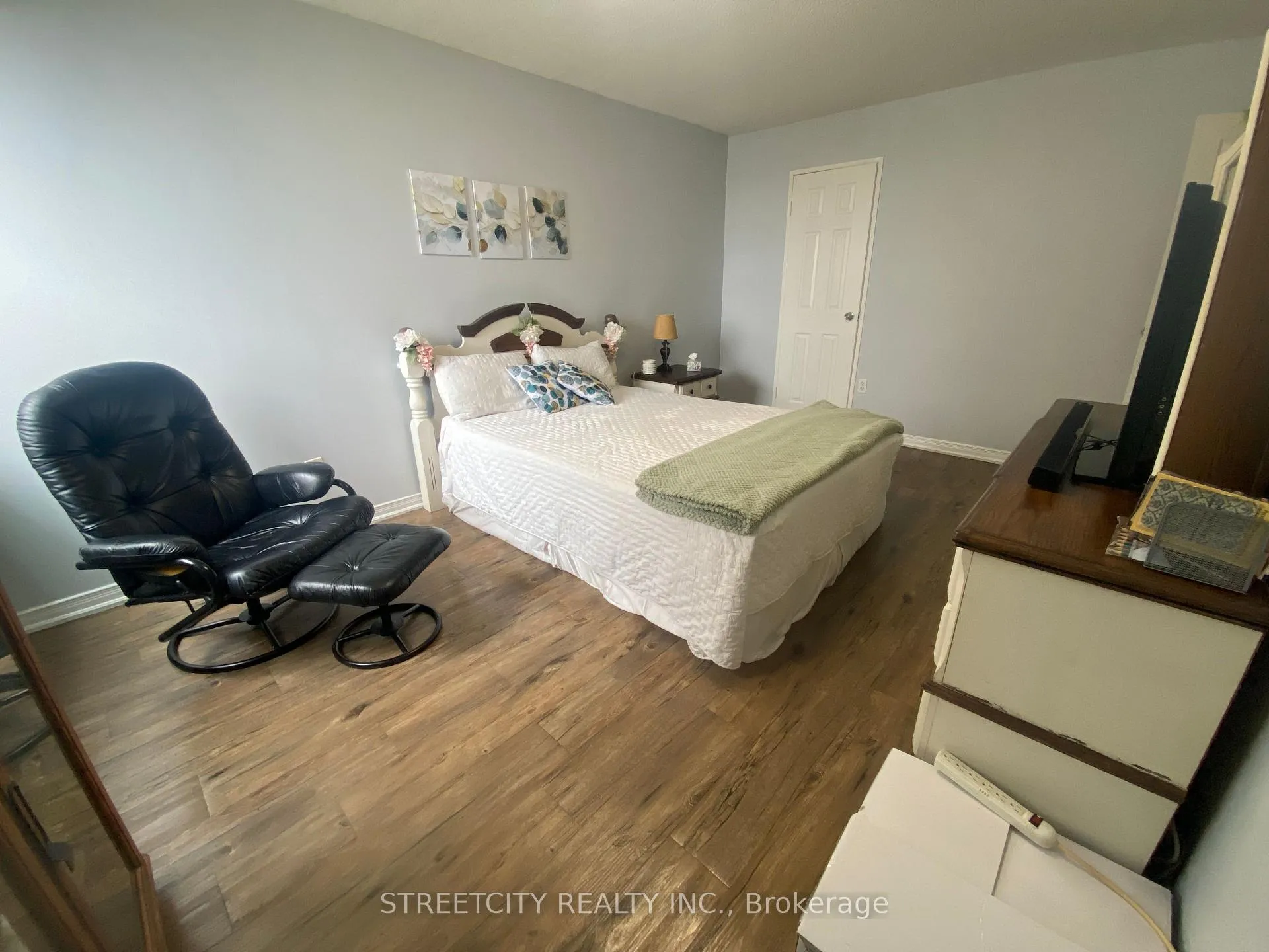 Photo 12 of Unit 1607, 500 Green Road, Hamilton, Stoney Creek — HOMEH
