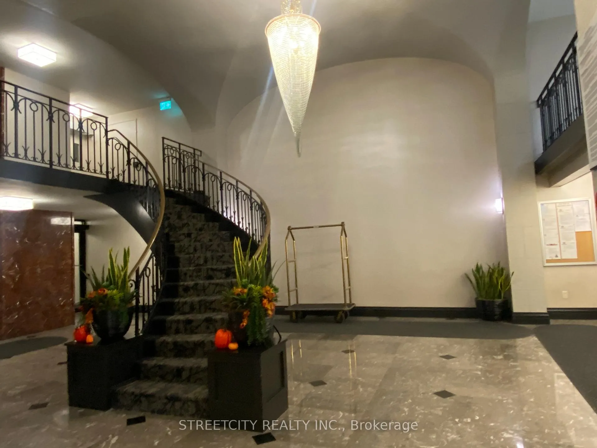 Photo 25 of Unit 1607, 500 Green Road, Hamilton, Stoney Creek — HOMEH