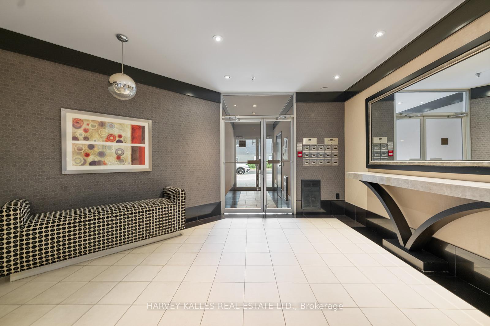 Photo 2 of Unit 401, 70 Elmsthorpe Avenue, Toronto, Forest Hill South — HOMEH