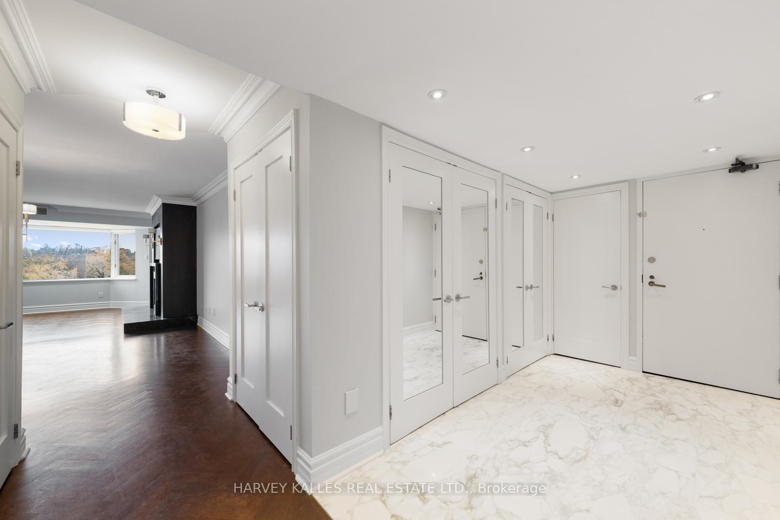 Photo 12 of Unit 401, 70 Elmsthorpe Avenue, Toronto, Forest Hill South — HOMEH