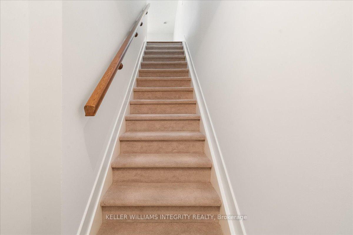 Photo 3 of Unit B, 2016 Dorima Street, Ottawa, Avalon East — HOMEH