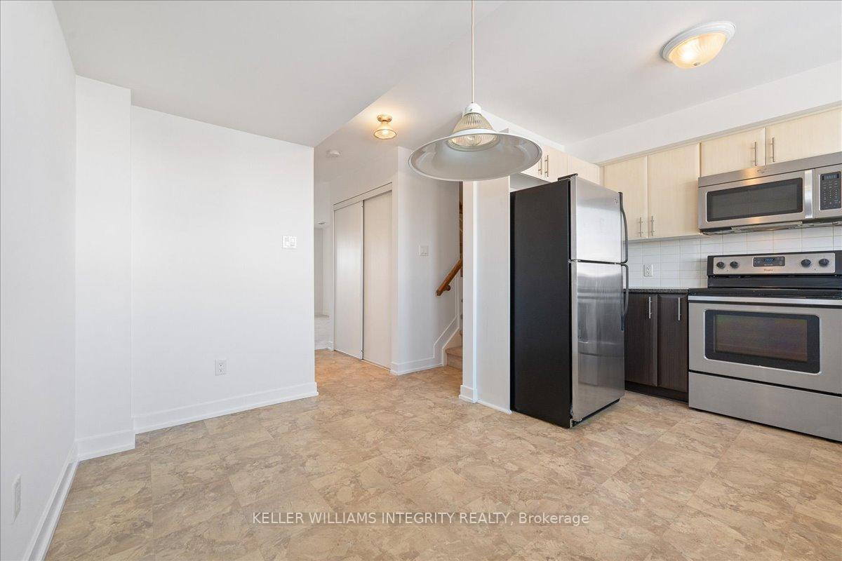 Photo 10 of Unit B, 2016 Dorima Street, Ottawa, Avalon East — HOMEH