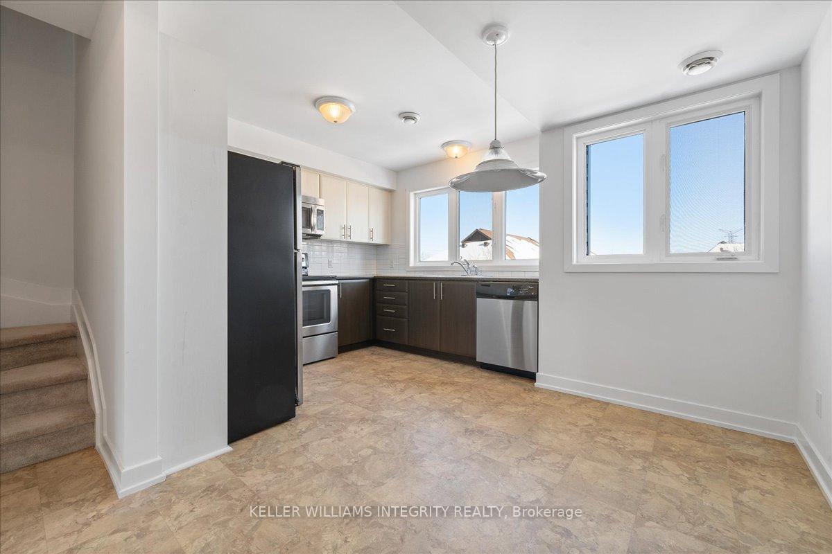 Photo 11 of Unit B, 2016 Dorima Street, Ottawa, Avalon East — HOMEH