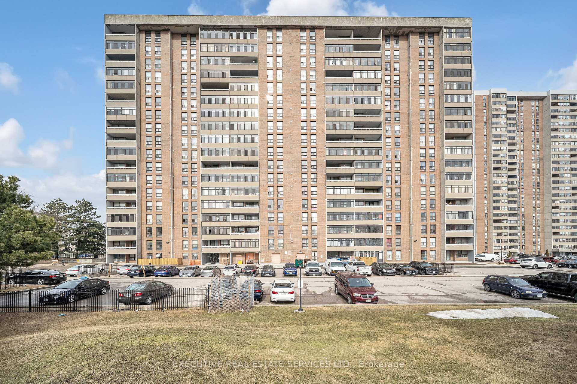 Front of Unit 1209, 15 Kensington Road