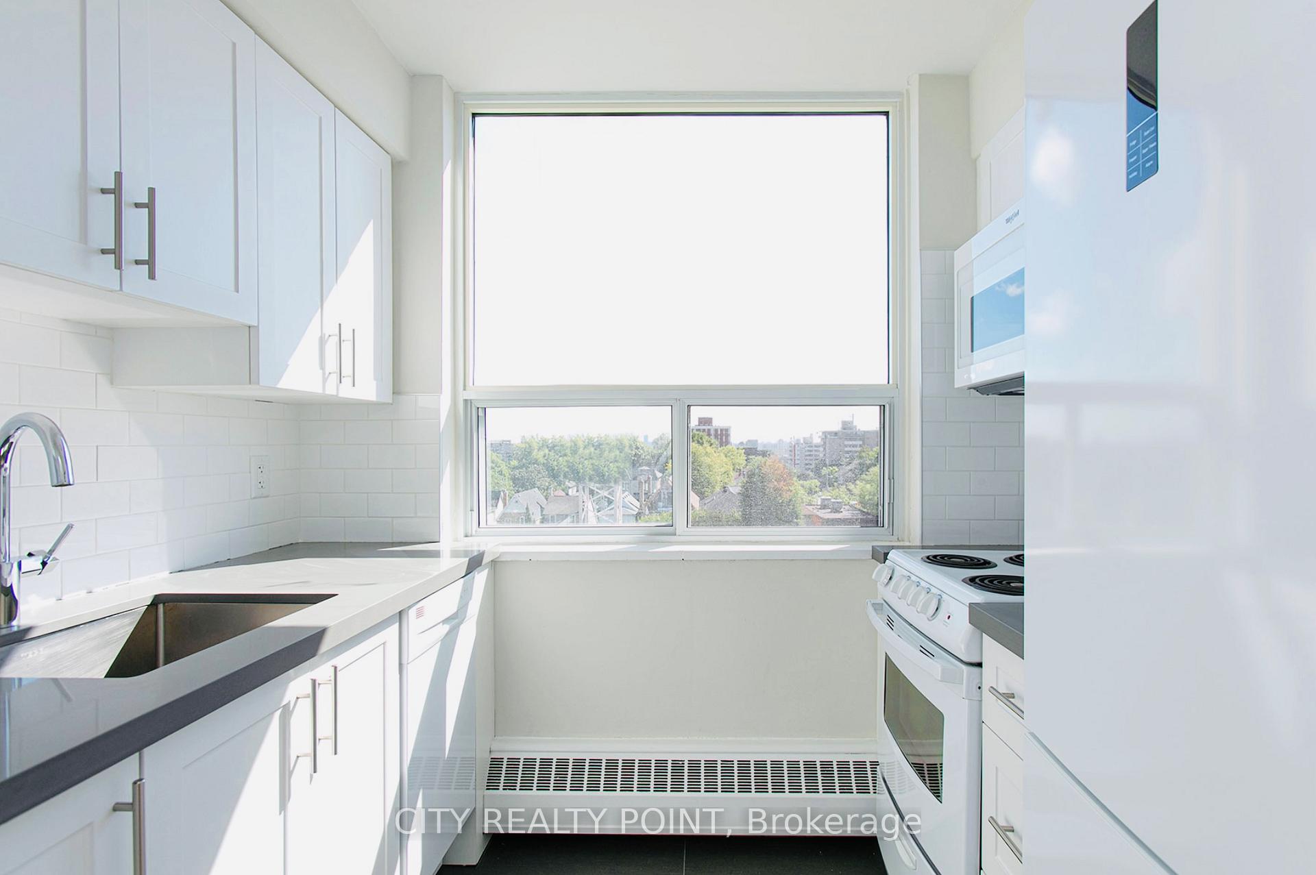 Front of Unit 302, 490 Eglinton Avenue E