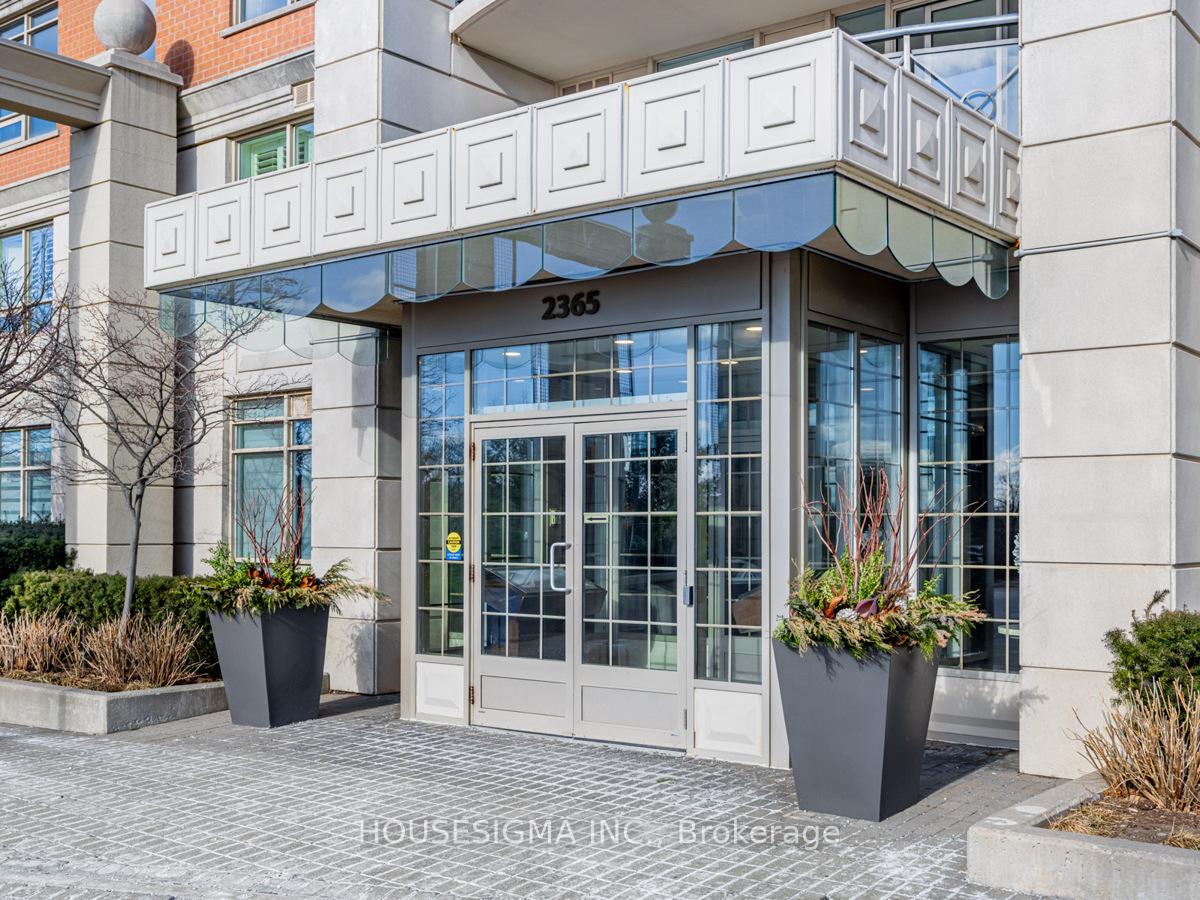 Photo 2 of Unit 210, 2365 Central Park Drive, Oakville, River Oaks — HOMEH
