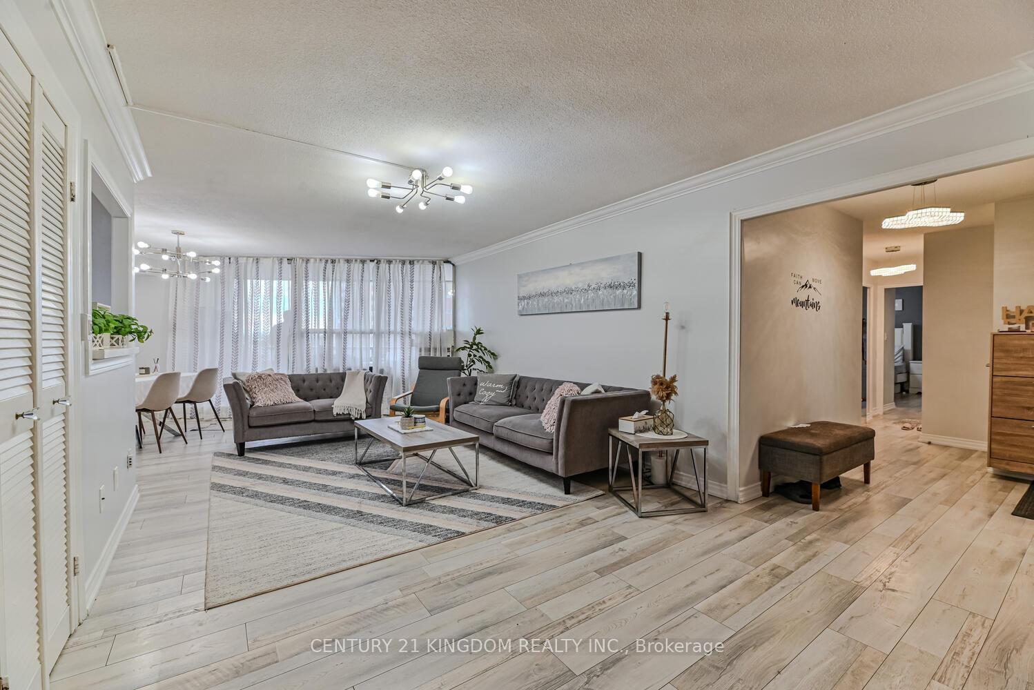 Photo 1 of Unit 811, 15 Vicora Link Way, Toronto, Flemingdon Park — HOMEH