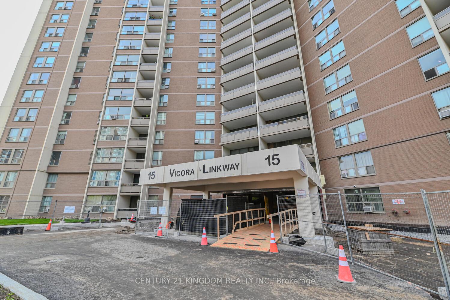 Photo 2 of Unit 811, 15 Vicora Link Way, Toronto, Flemingdon Park — HOMEH
