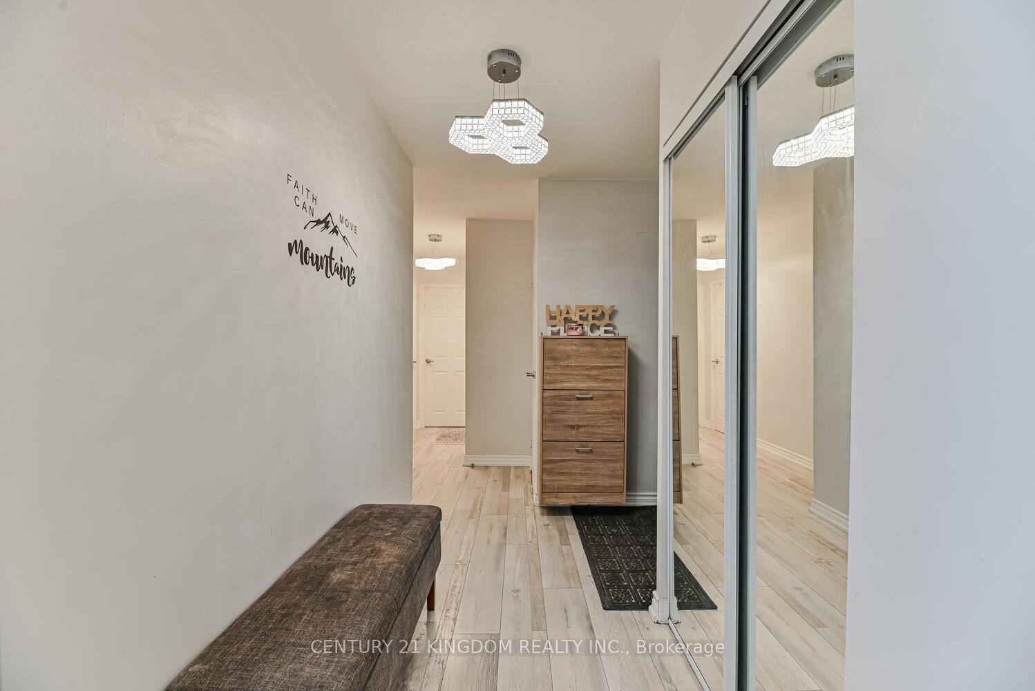 Photo 7 of Unit 811, 15 Vicora Link Way, Toronto, Flemingdon Park — HOMEH