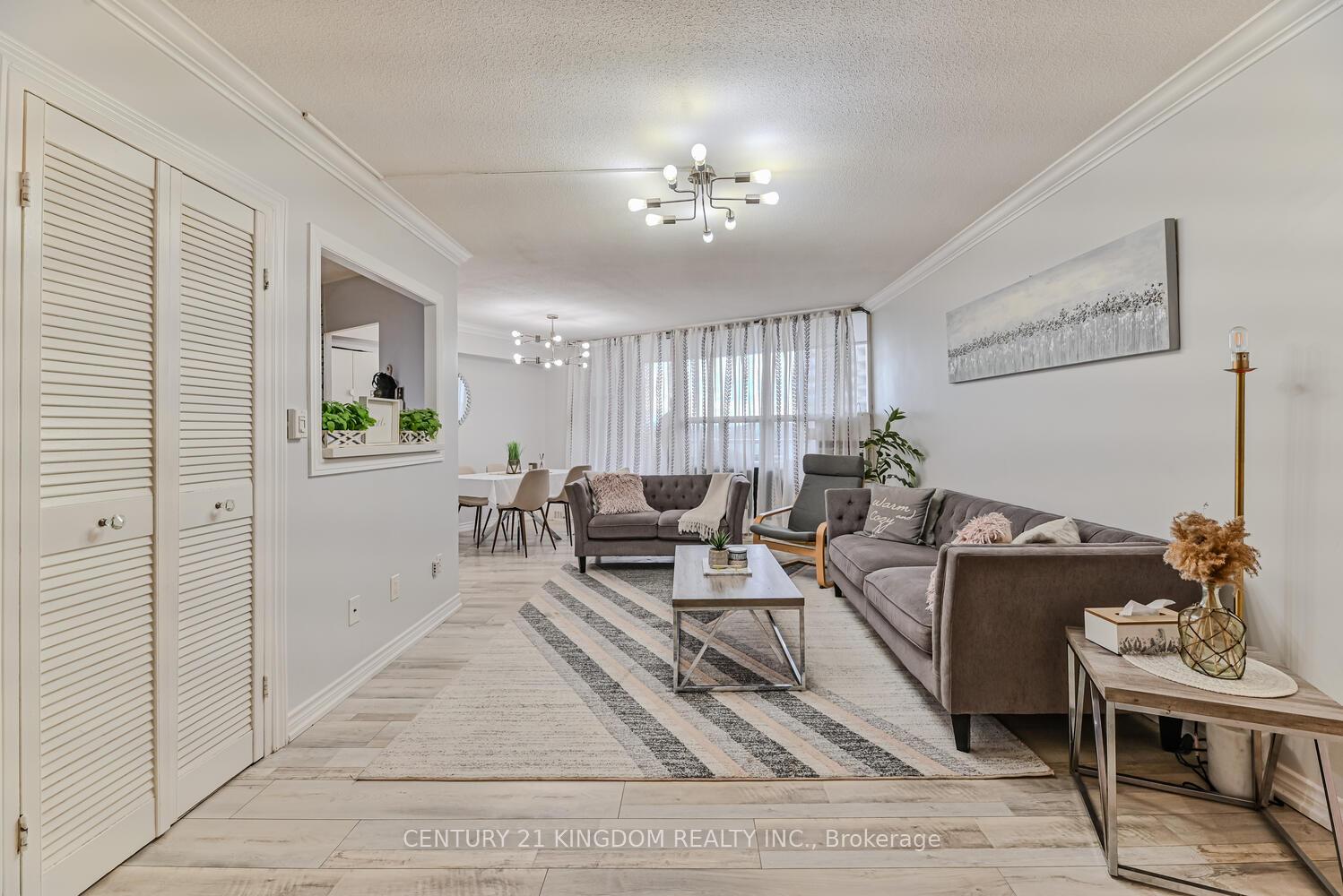 Photo 5 of Unit 811, 15 Vicora Link Way, Toronto, Flemingdon Park — HOMEH