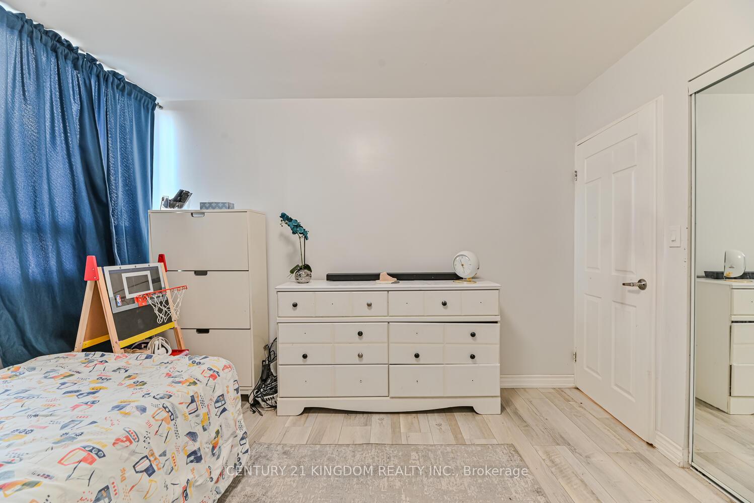 Photo 11 of Unit 811, 15 Vicora Link Way, Toronto, Flemingdon Park — HOMEH