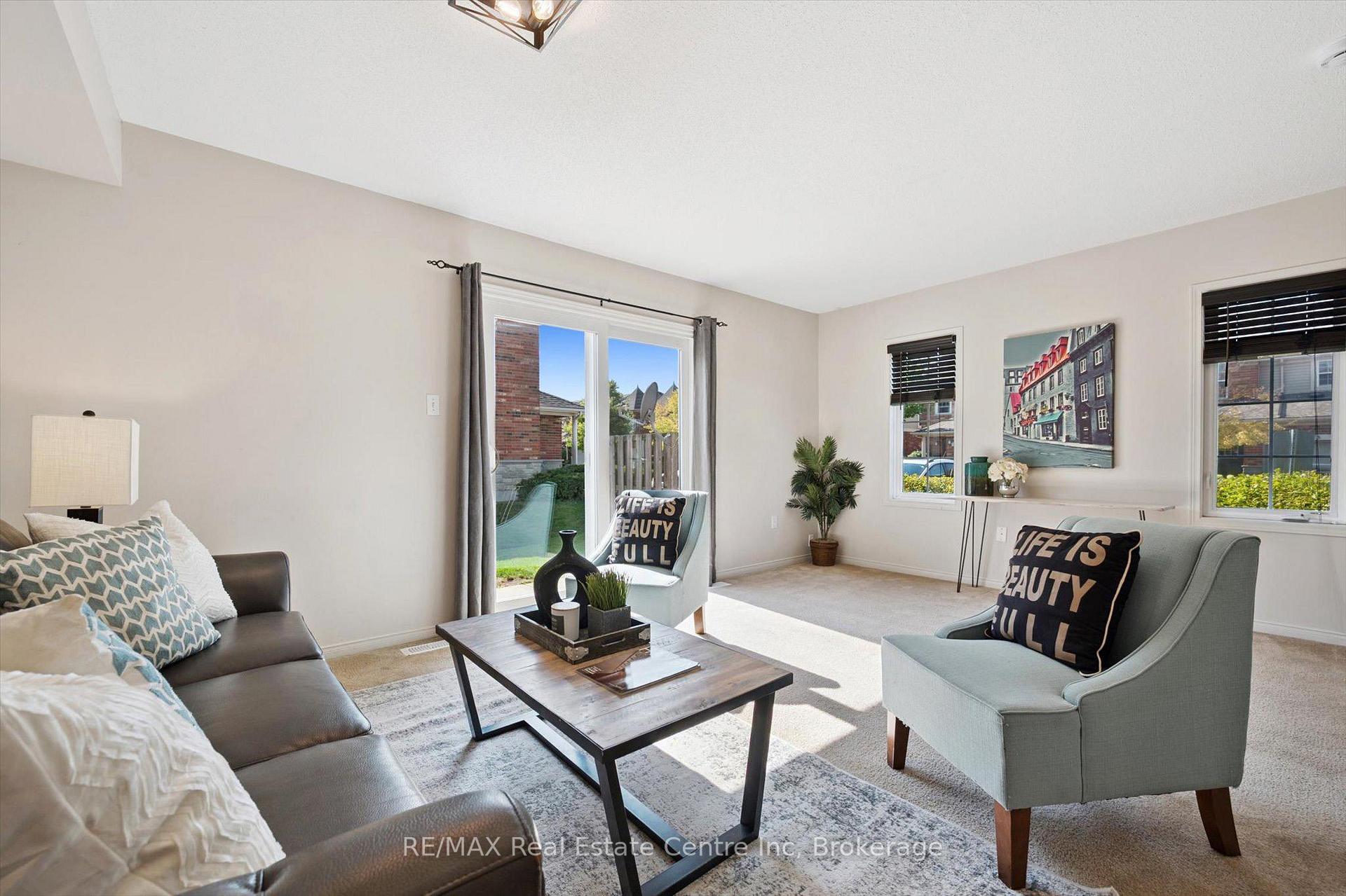 Photo 4 of Unit 36, 124 Gosling Gardens, Guelph, Clairfields/Hanlon Business Park — HOMEH