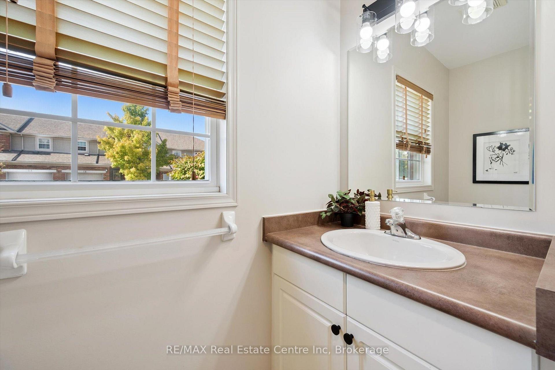 Photo 8 of Unit 36, 124 Gosling Gardens, Guelph, Clairfields/Hanlon Business Park — HOMEH