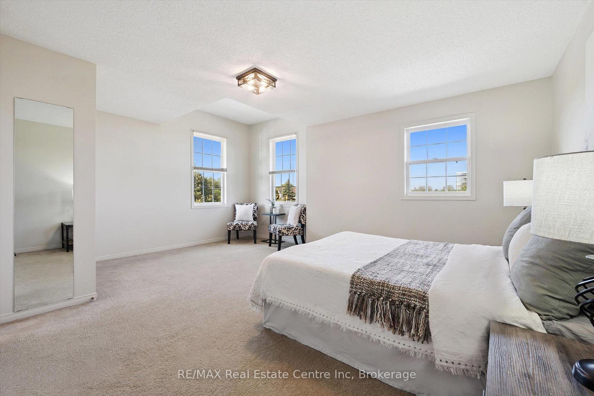 Photo 10 of Unit 36, 124 Gosling Gardens, Guelph, Clairfields/Hanlon Business Park — HOMEH