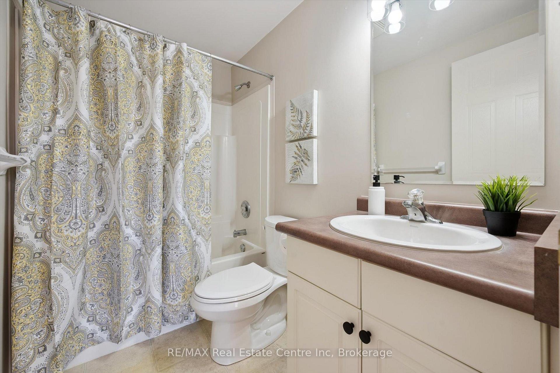 Photo 13 of Unit 36, 124 Gosling Gardens, Guelph, Clairfields/Hanlon Business Park — HOMEH