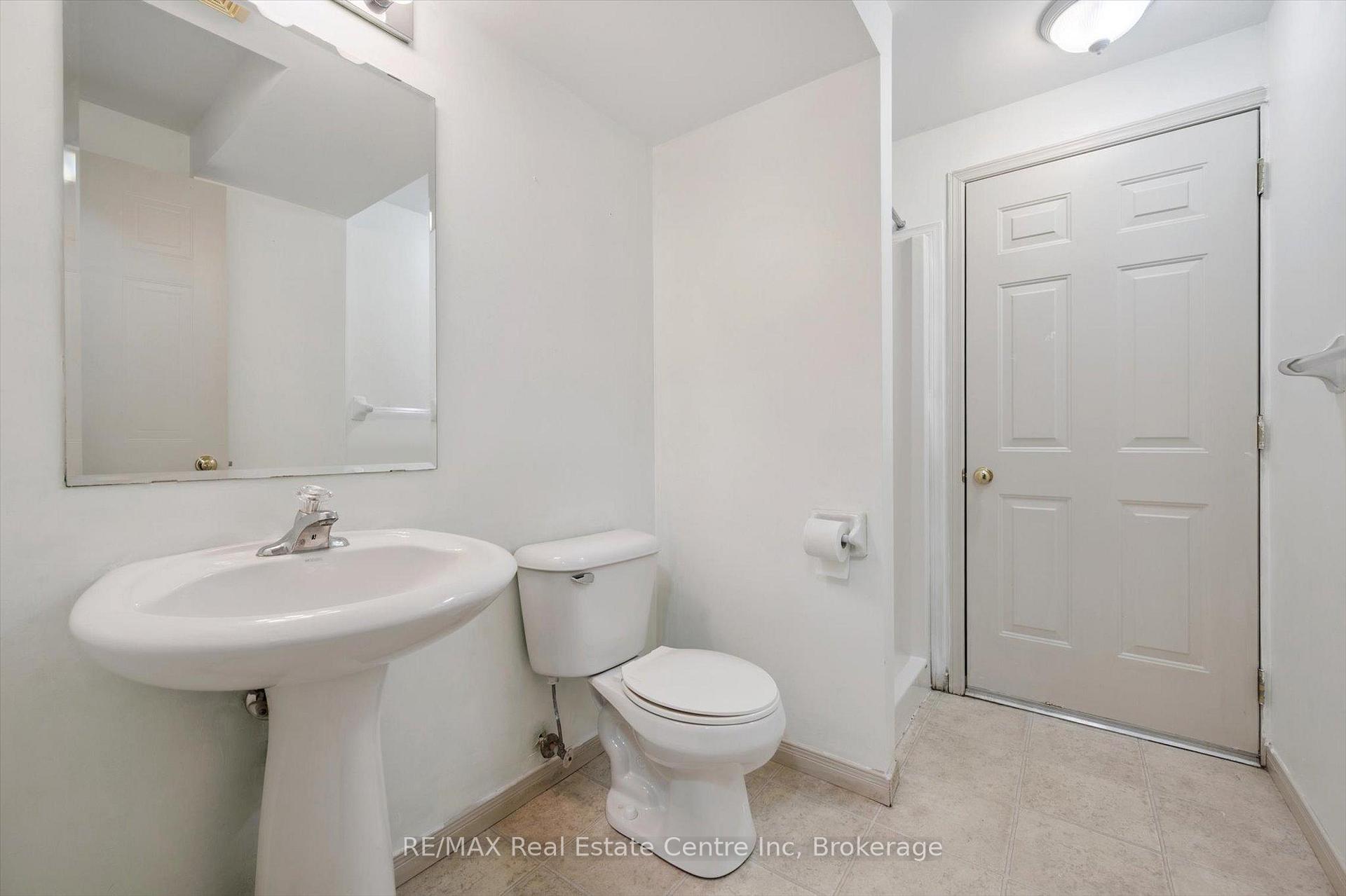 Photo 16 of Unit 36, 124 Gosling Gardens, Guelph, Clairfields/Hanlon Business Park — HOMEH
