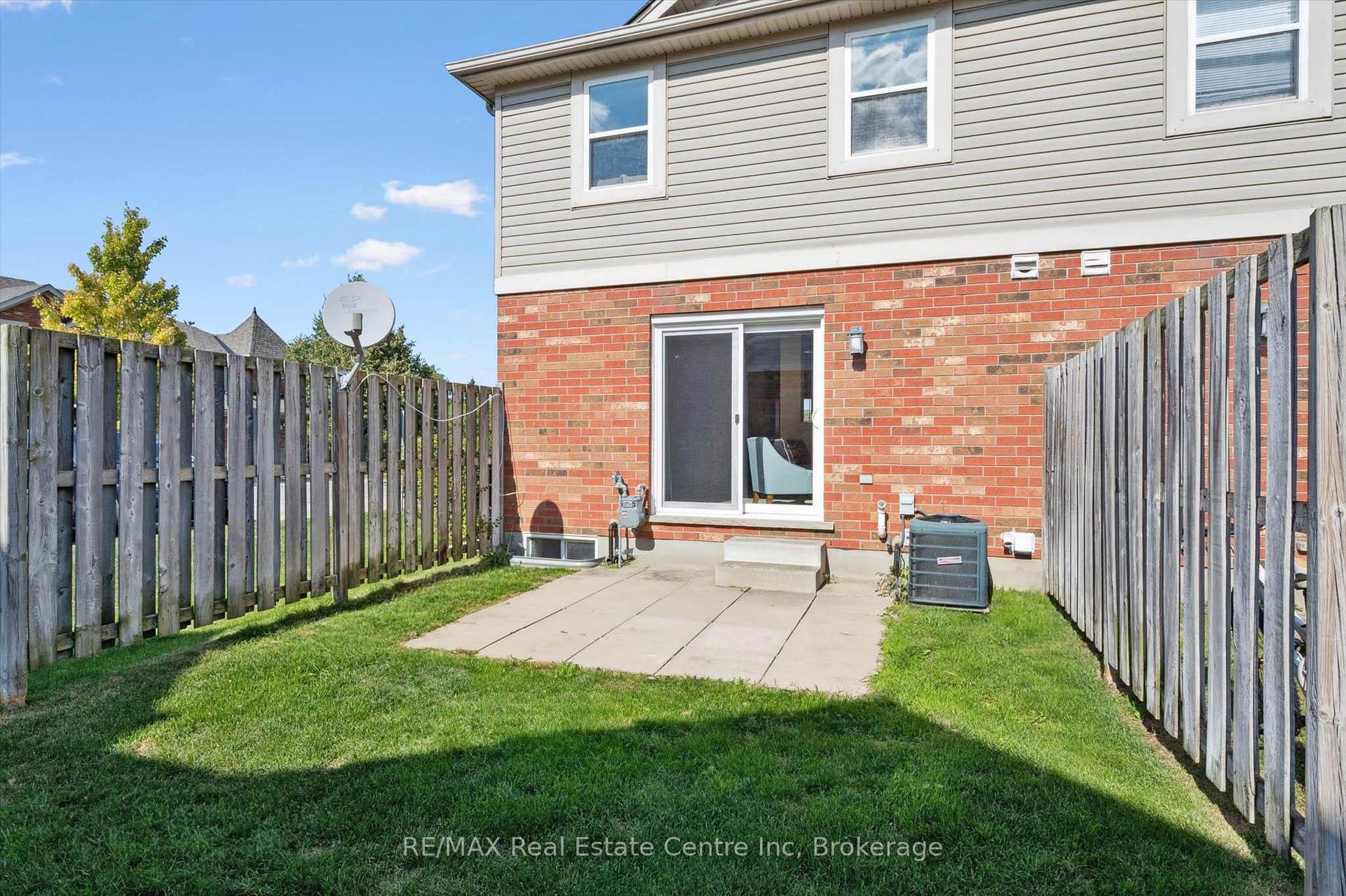 Photo 17 of Unit 36, 124 Gosling Gardens, Guelph, Clairfields/Hanlon Business Park — HOMEH