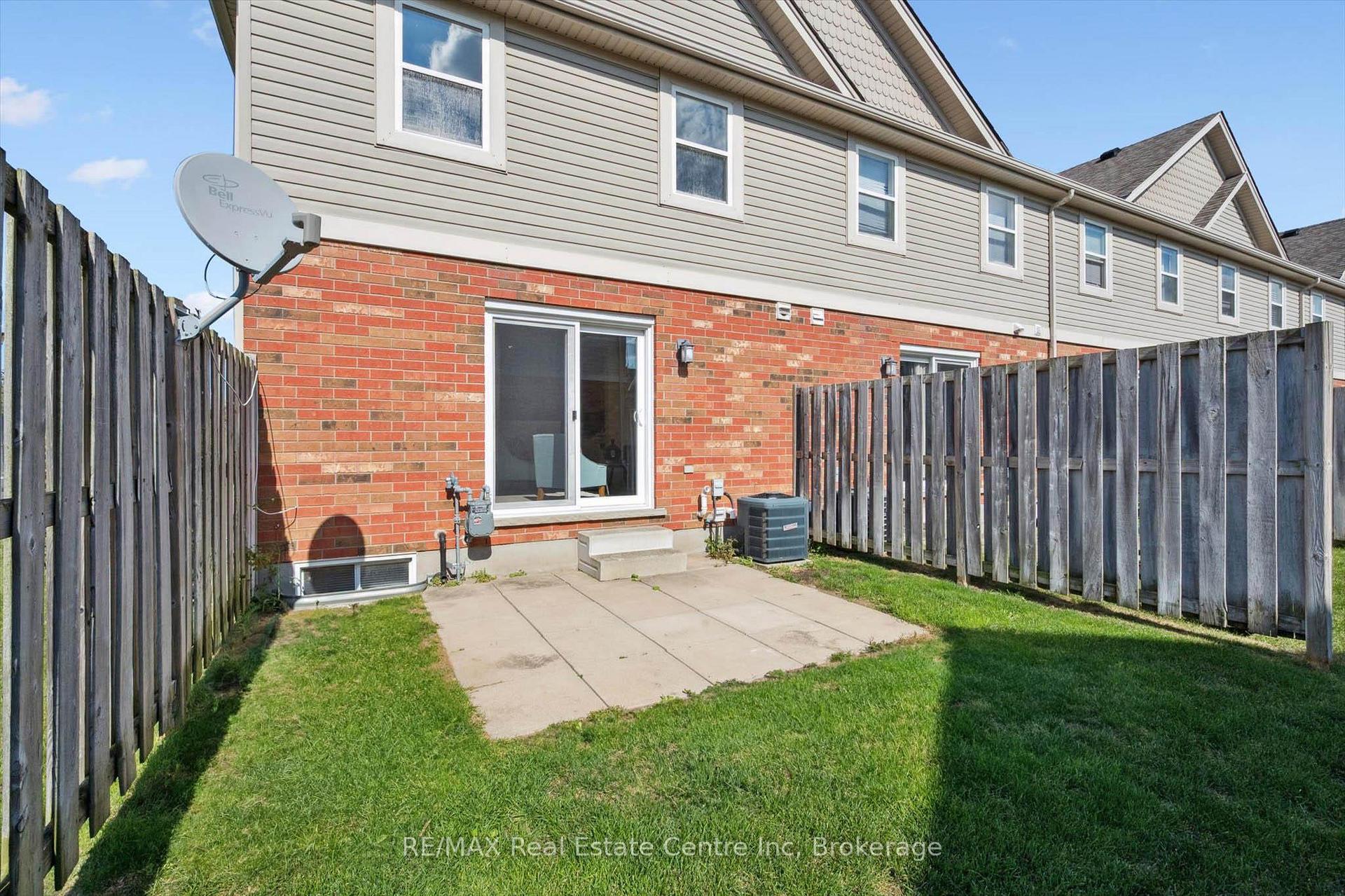 Photo 18 of Unit 36, 124 Gosling Gardens, Guelph, Clairfields/Hanlon Business Park — HOMEH